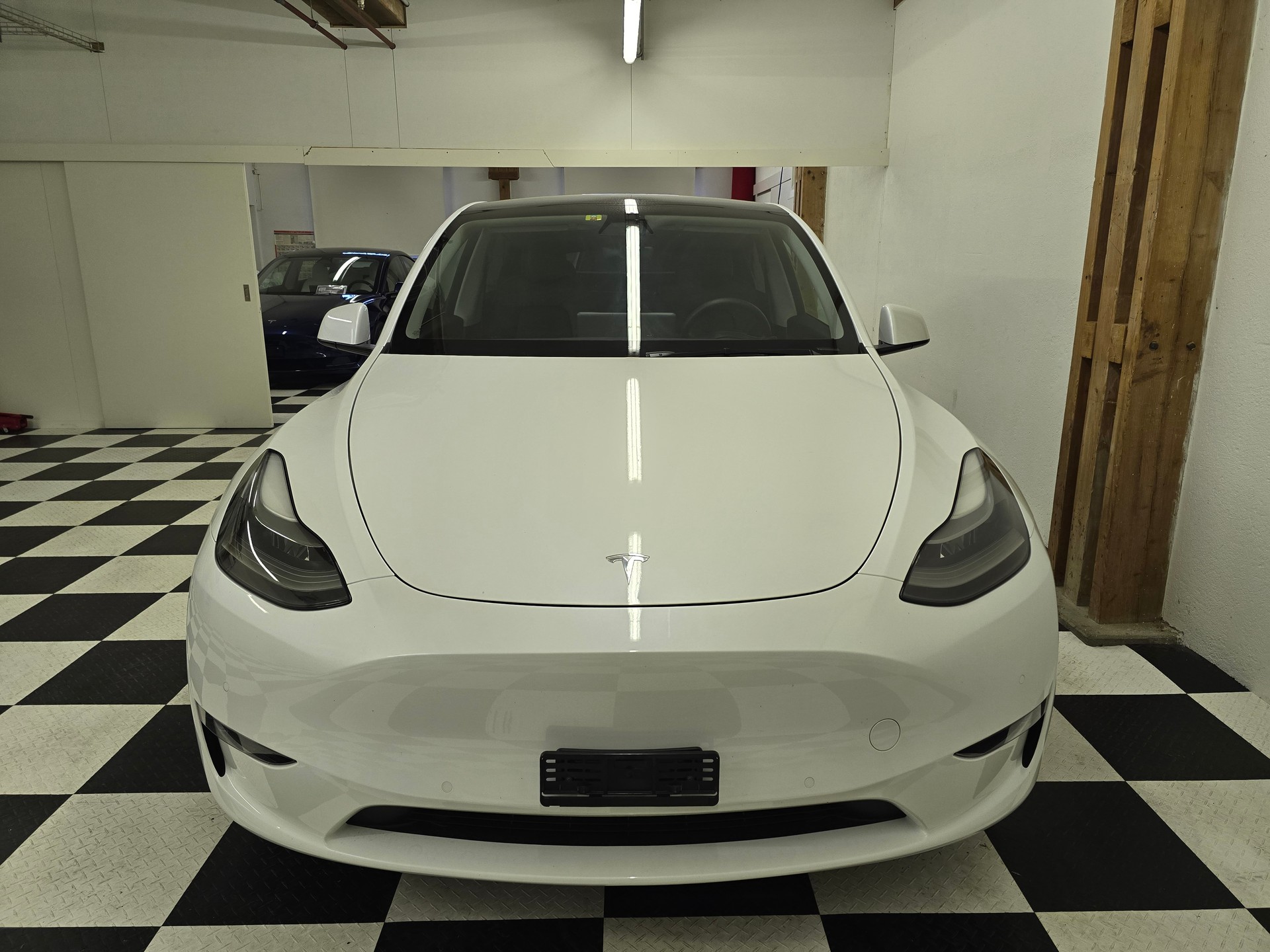 TESLA Model Y Long Range-image-3