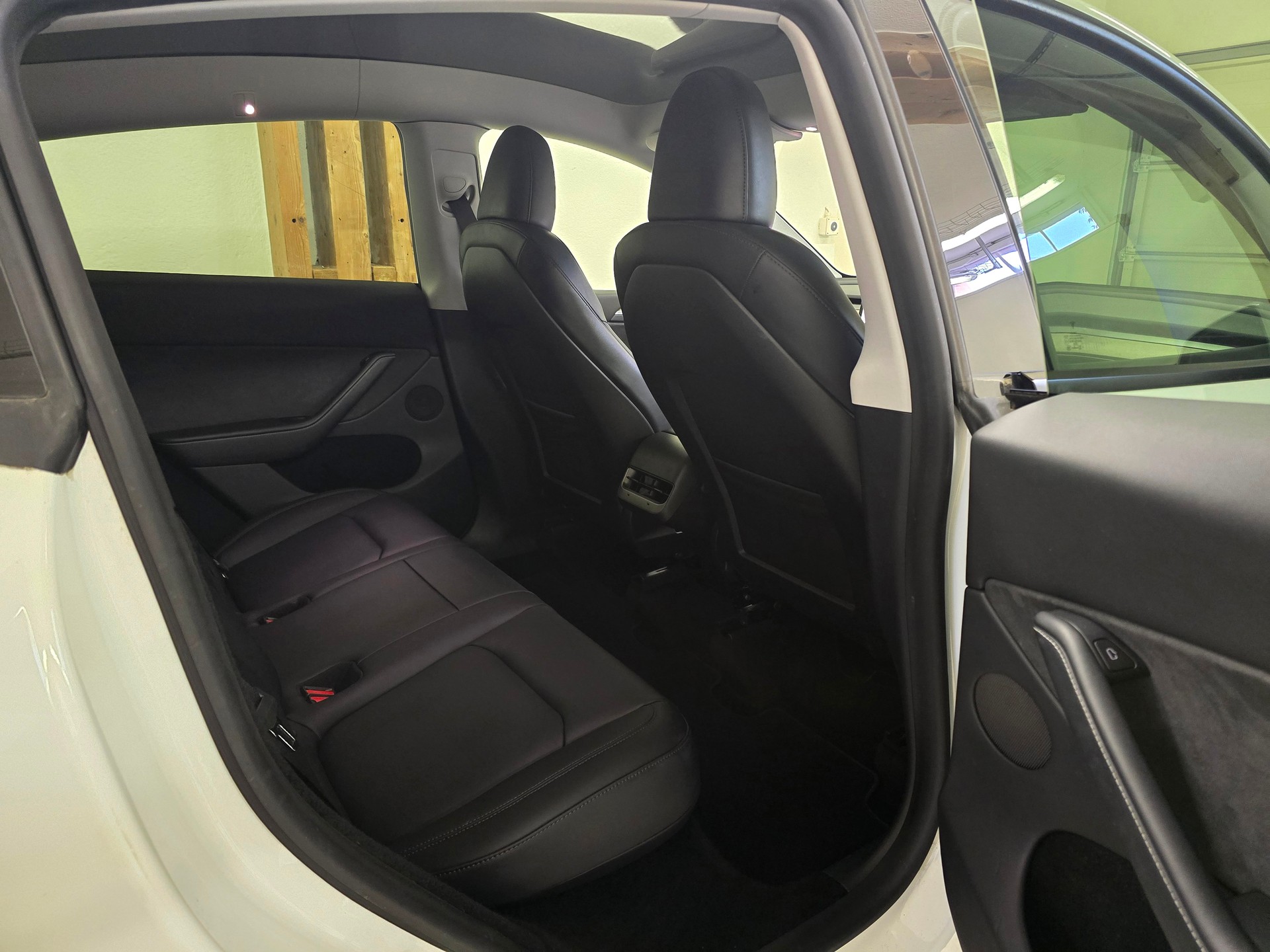 TESLA Model Y Long Range-image-14