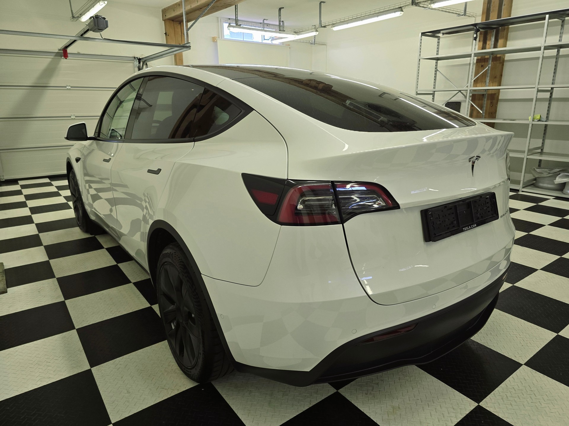 TESLA Model Y Long Range-image-9