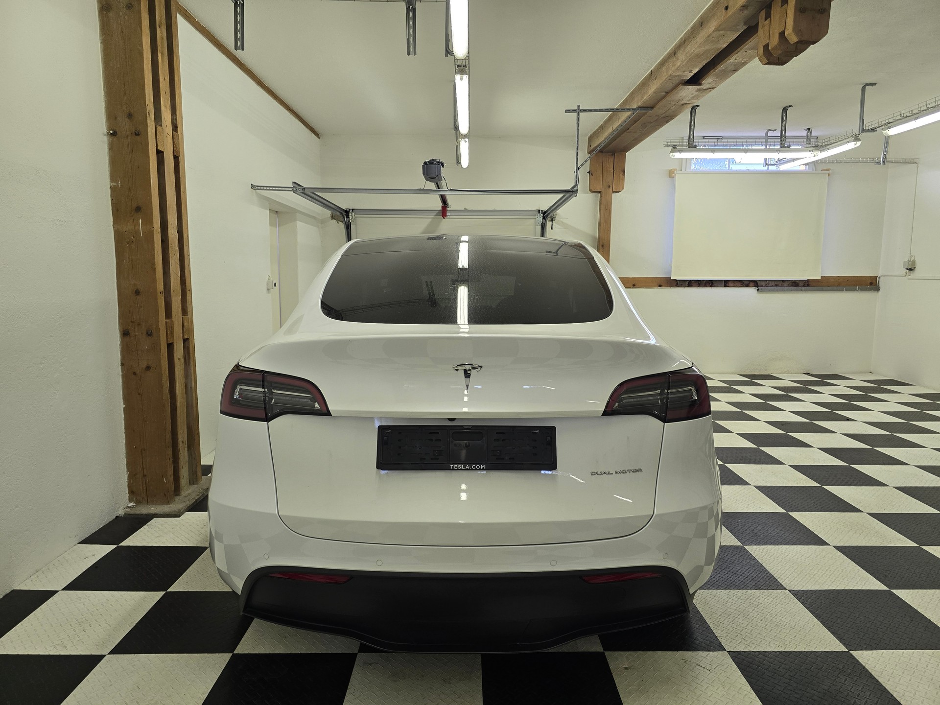 TESLA Model Y Long Range-image-7