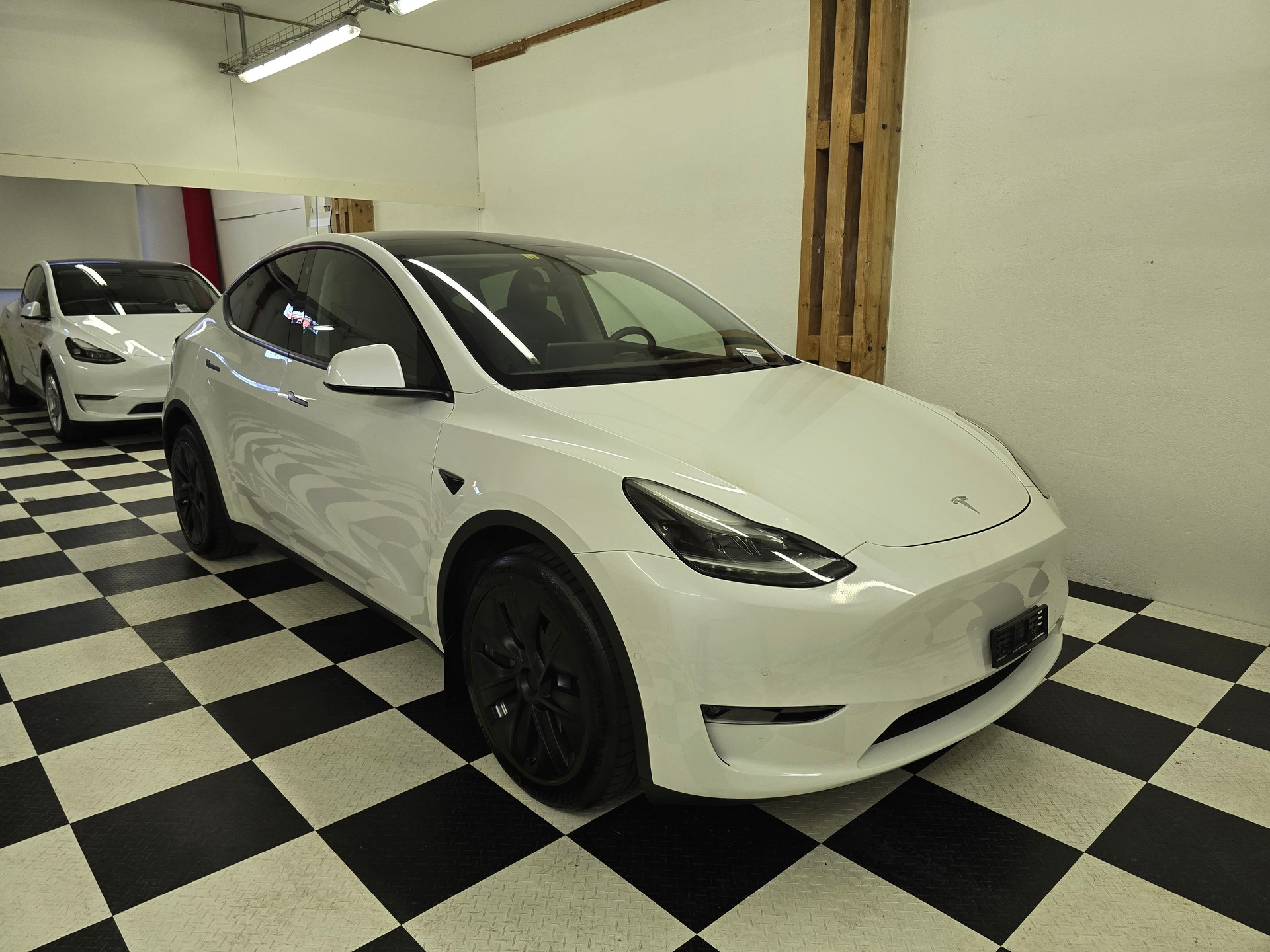 TESLA Model Y Long Range-image-5