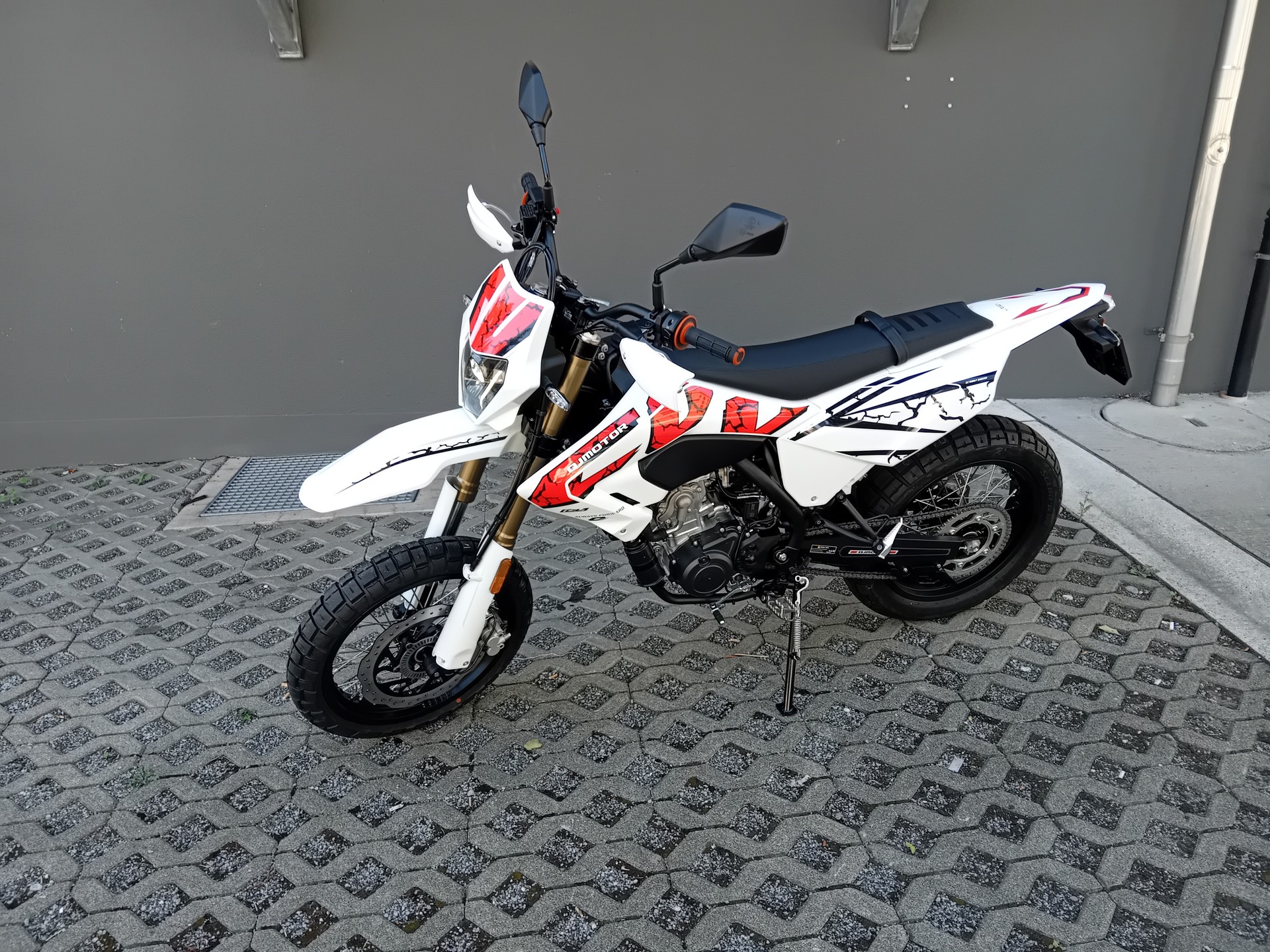 QJ COV 125-image-1