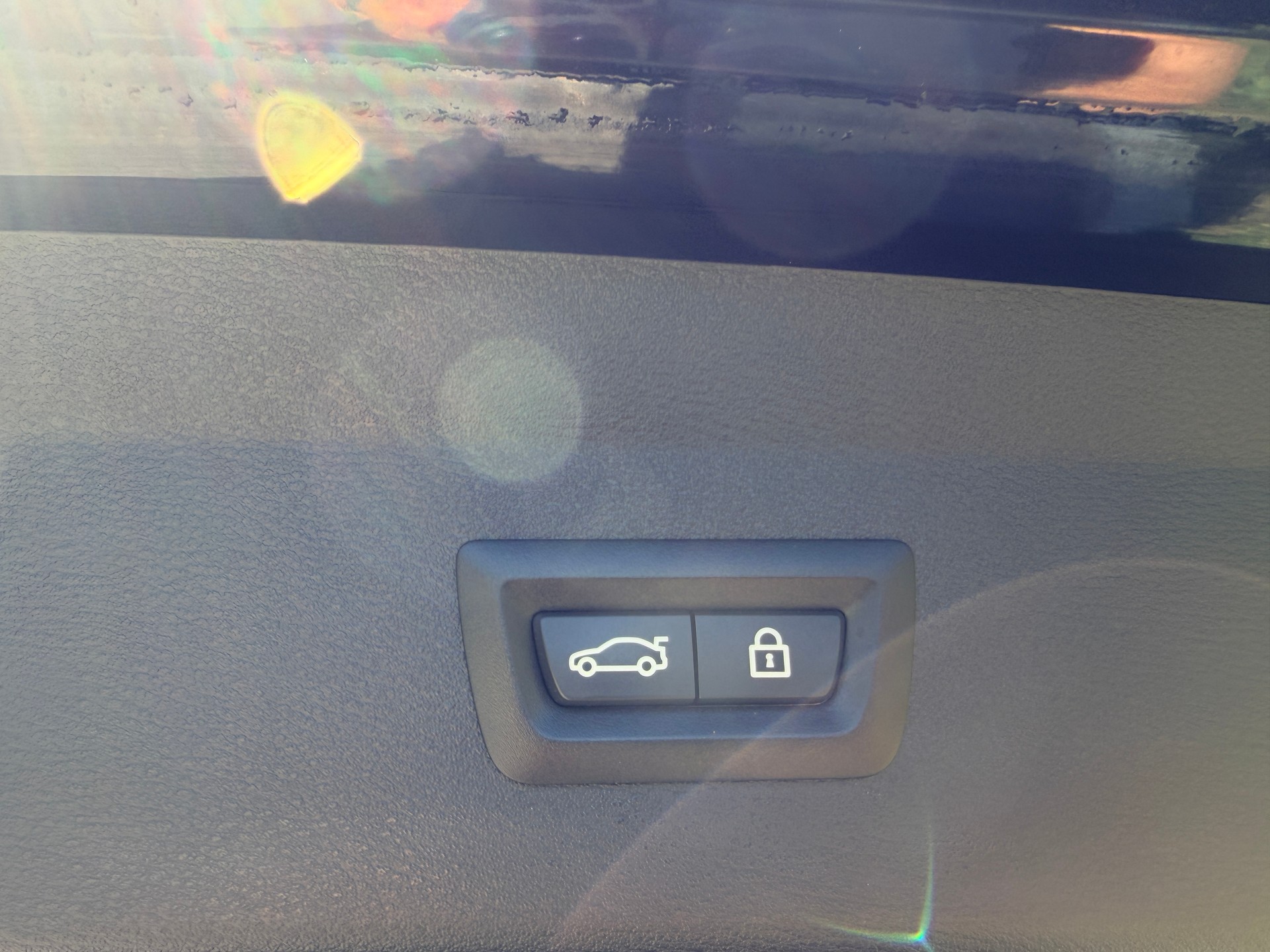 BMW X1 xDrive 20i Essential Edition Steptronic-image-8