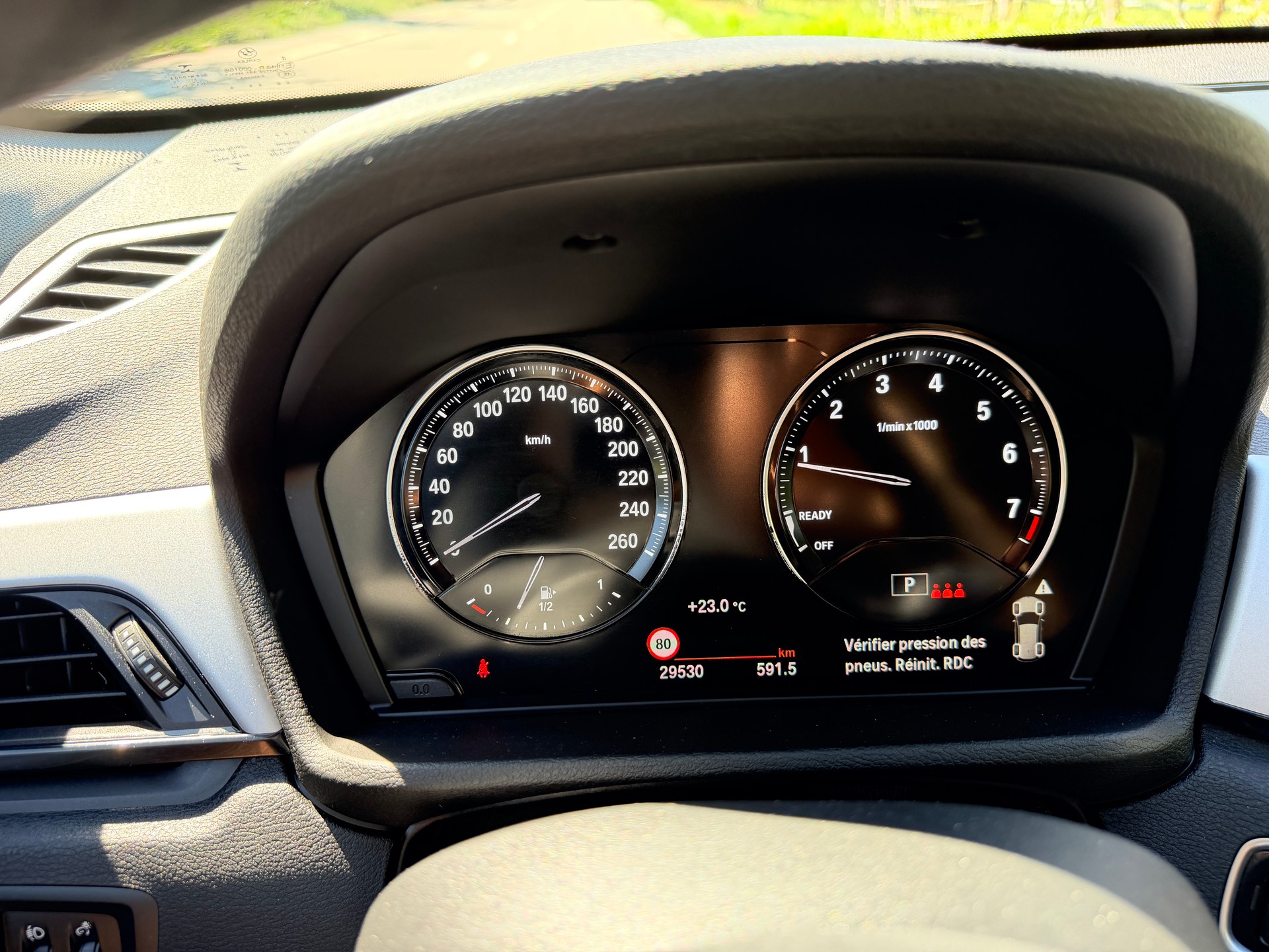 BMW X1 xDrive 20i Essential Edition Steptronic-image-9