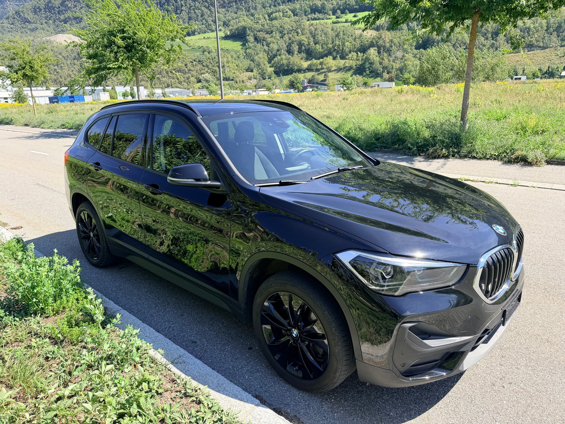 BMW X1 xDrive 20i Essential Edition Steptronic-image-2