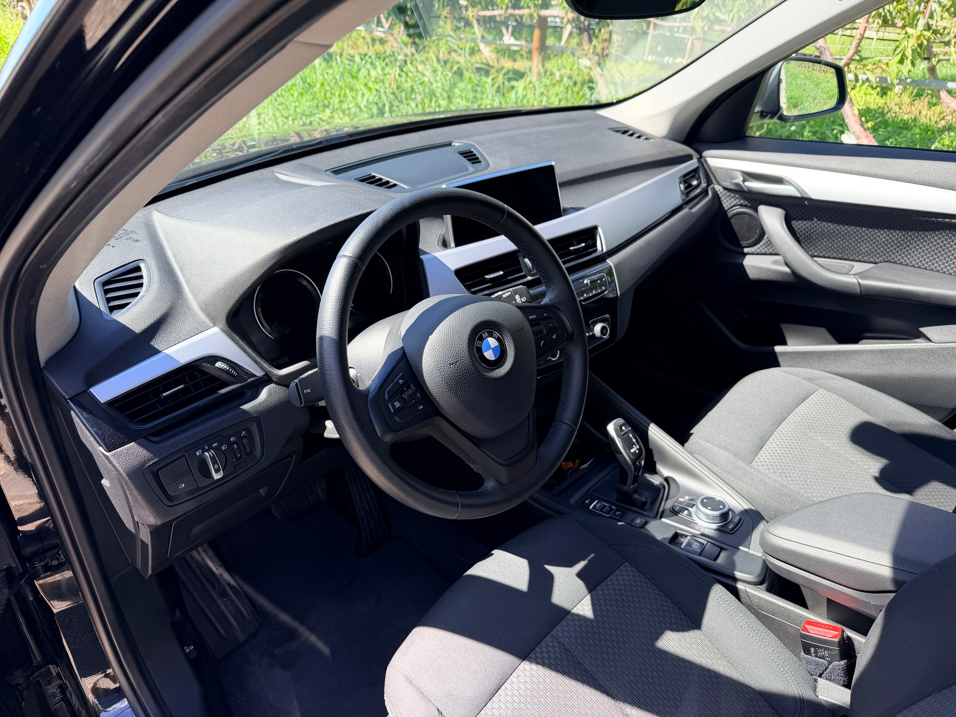 BMW X1 xDrive 20i Essential Edition Steptronic-image-3
