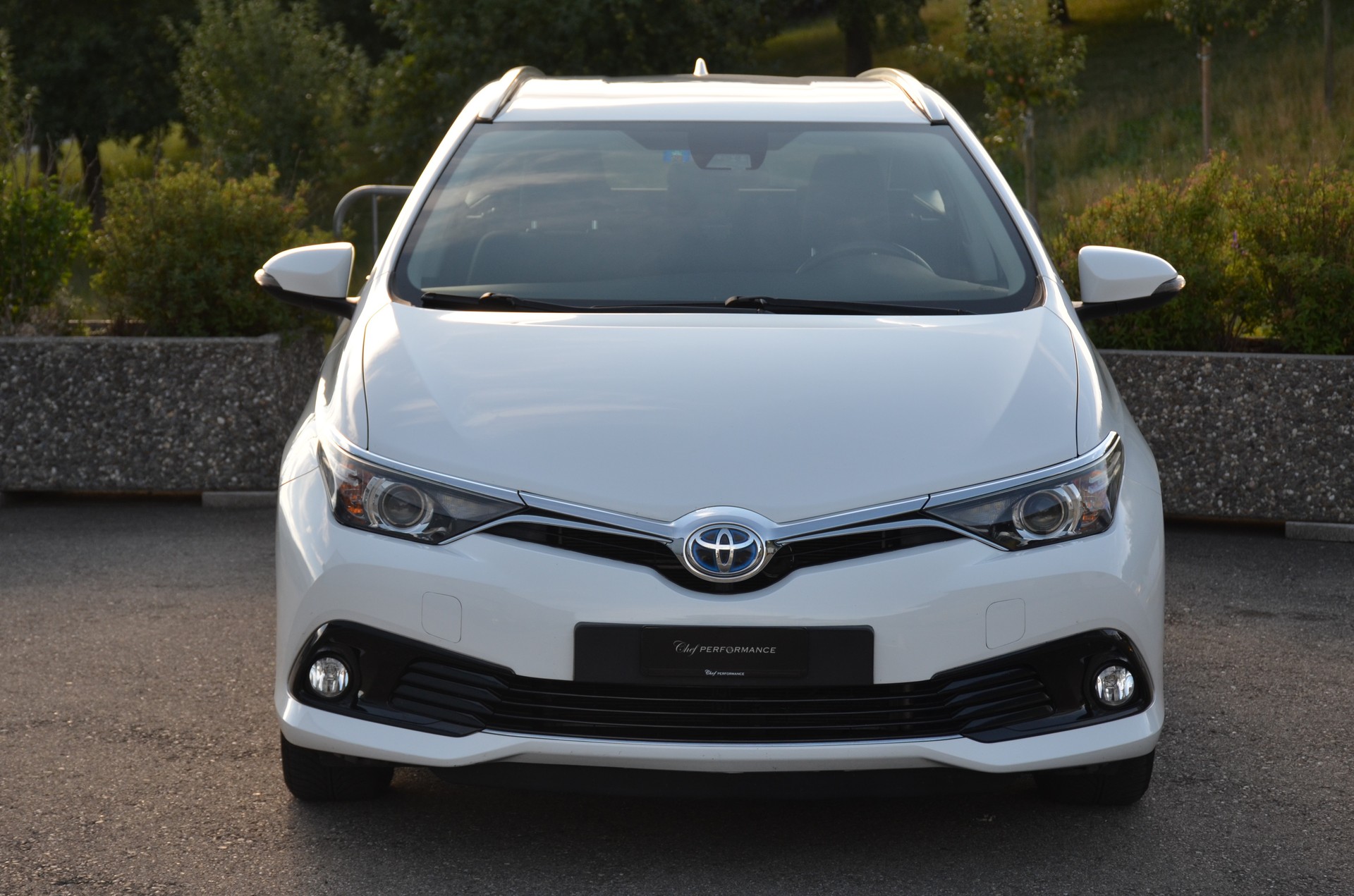 TOYOTA Auris Touring Sports 1.8 HSD Luna e-CVT-image-1