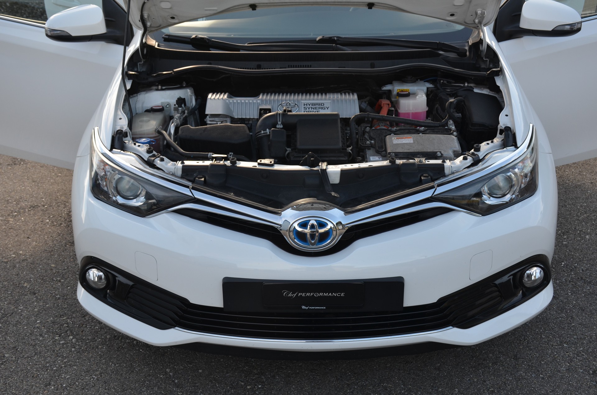 TOYOTA Auris Touring Sports 1.8 HSD Luna e-CVT-image-15