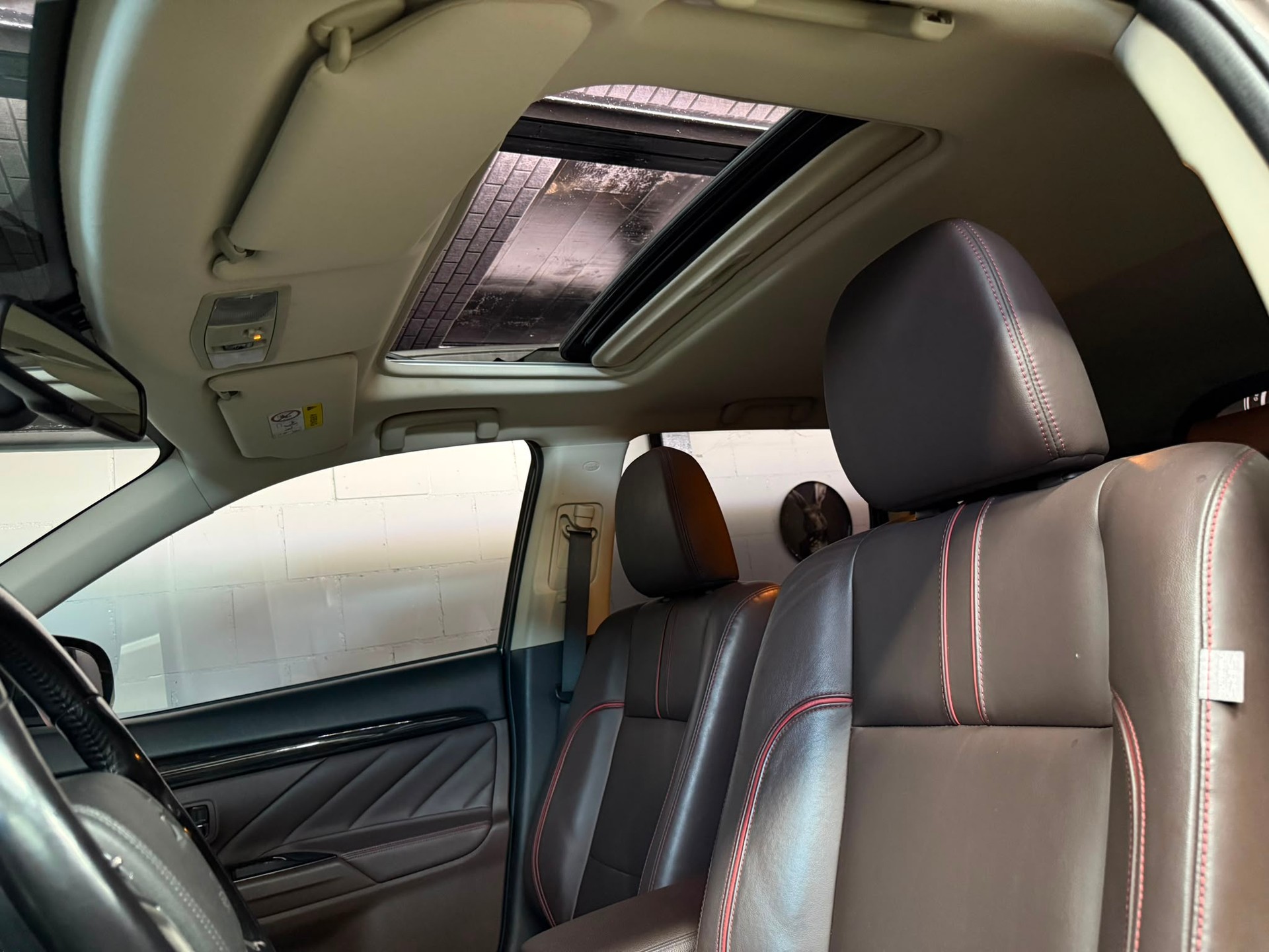 MITSUBISHI Outlander 2.0 PHEV Diamond 4WD Automatic-image-10