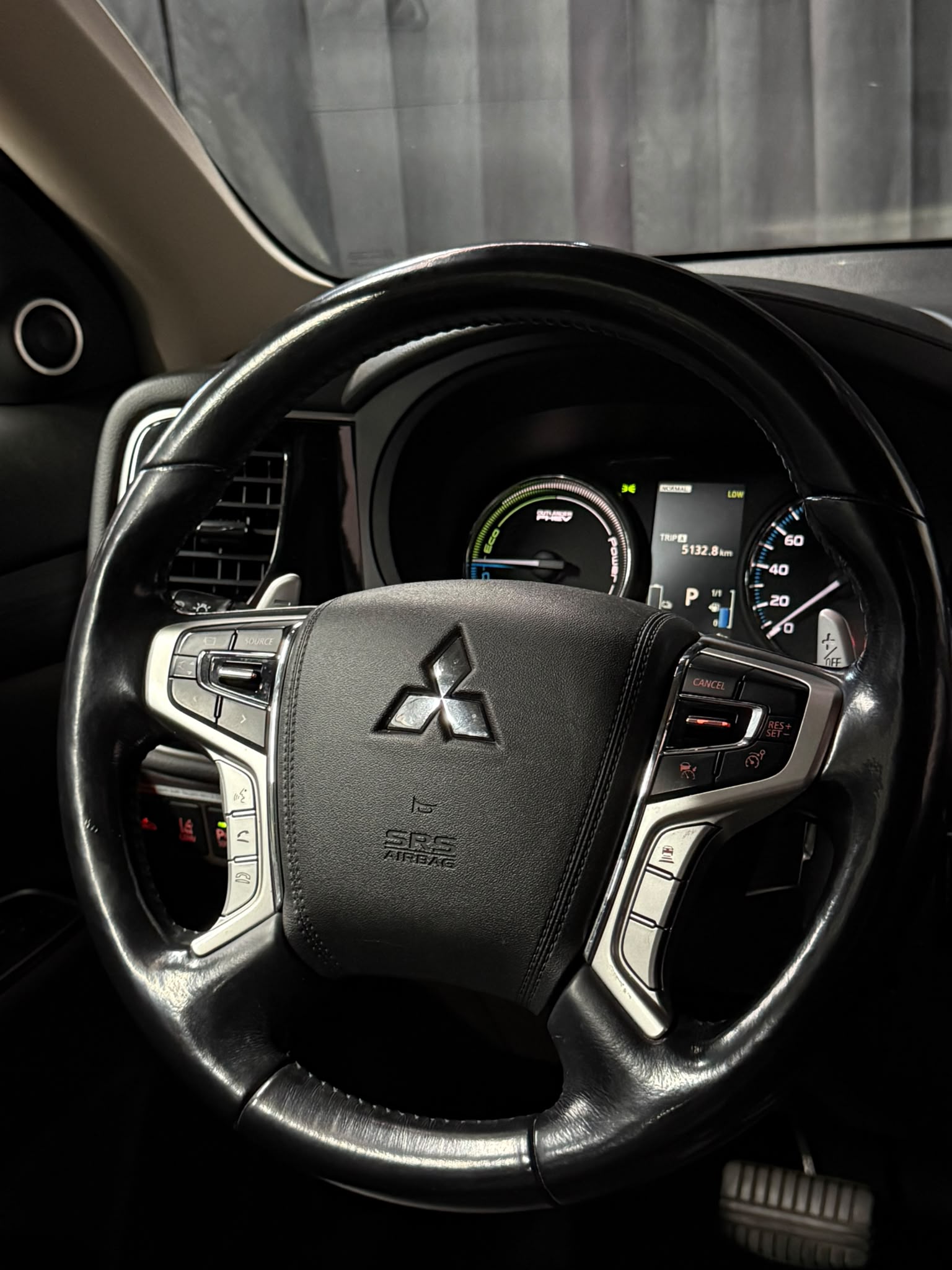 MITSUBISHI Outlander 2.0 PHEV Diamond 4WD Automatic-image-14