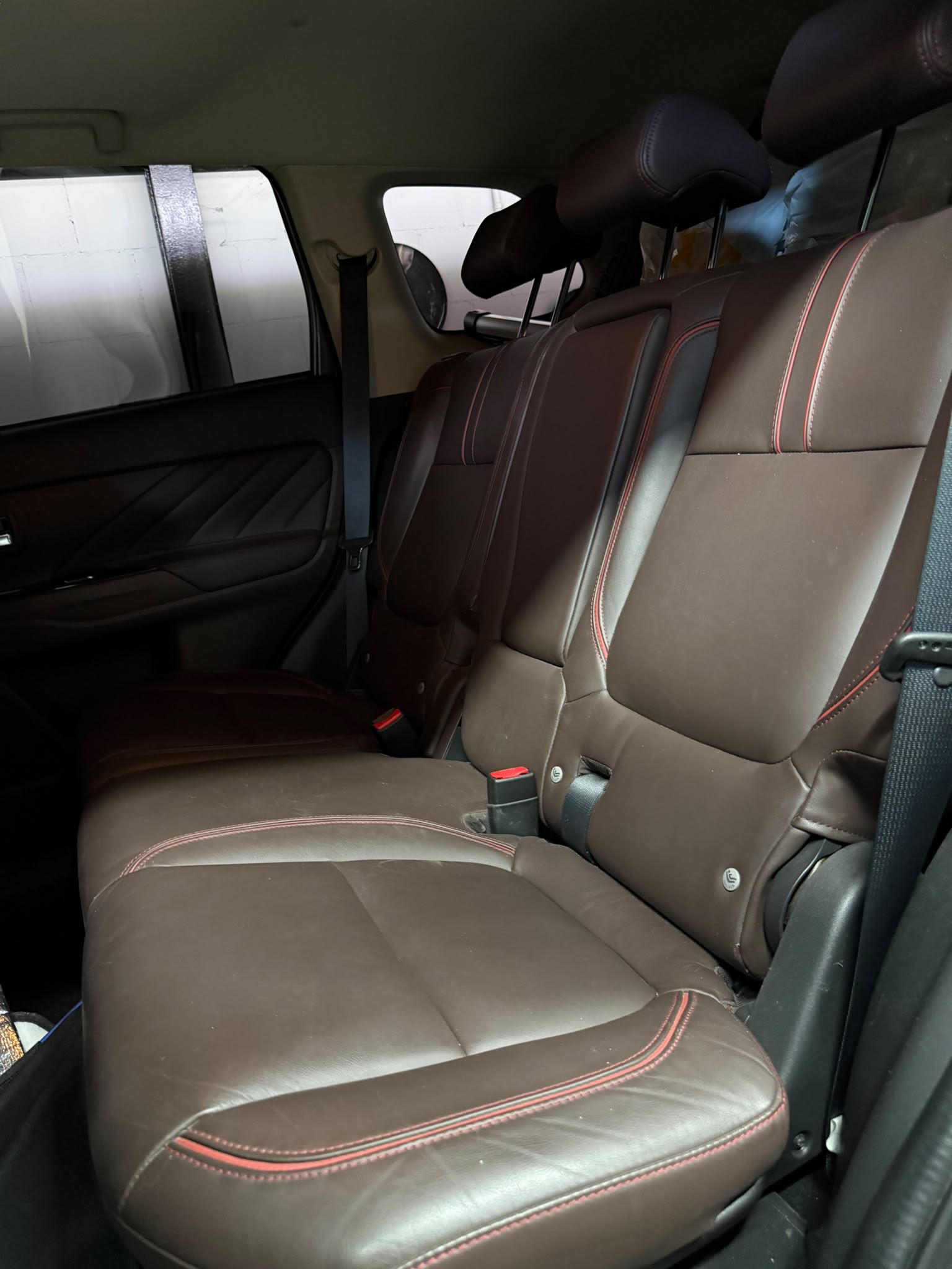 MITSUBISHI Outlander 2.0 PHEV Diamond 4WD Automatic-image-12