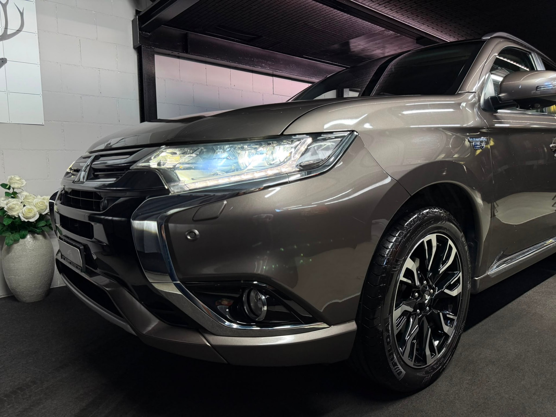 MITSUBISHI Outlander 2.0 PHEV Diamond 4WD Automatic-image-21