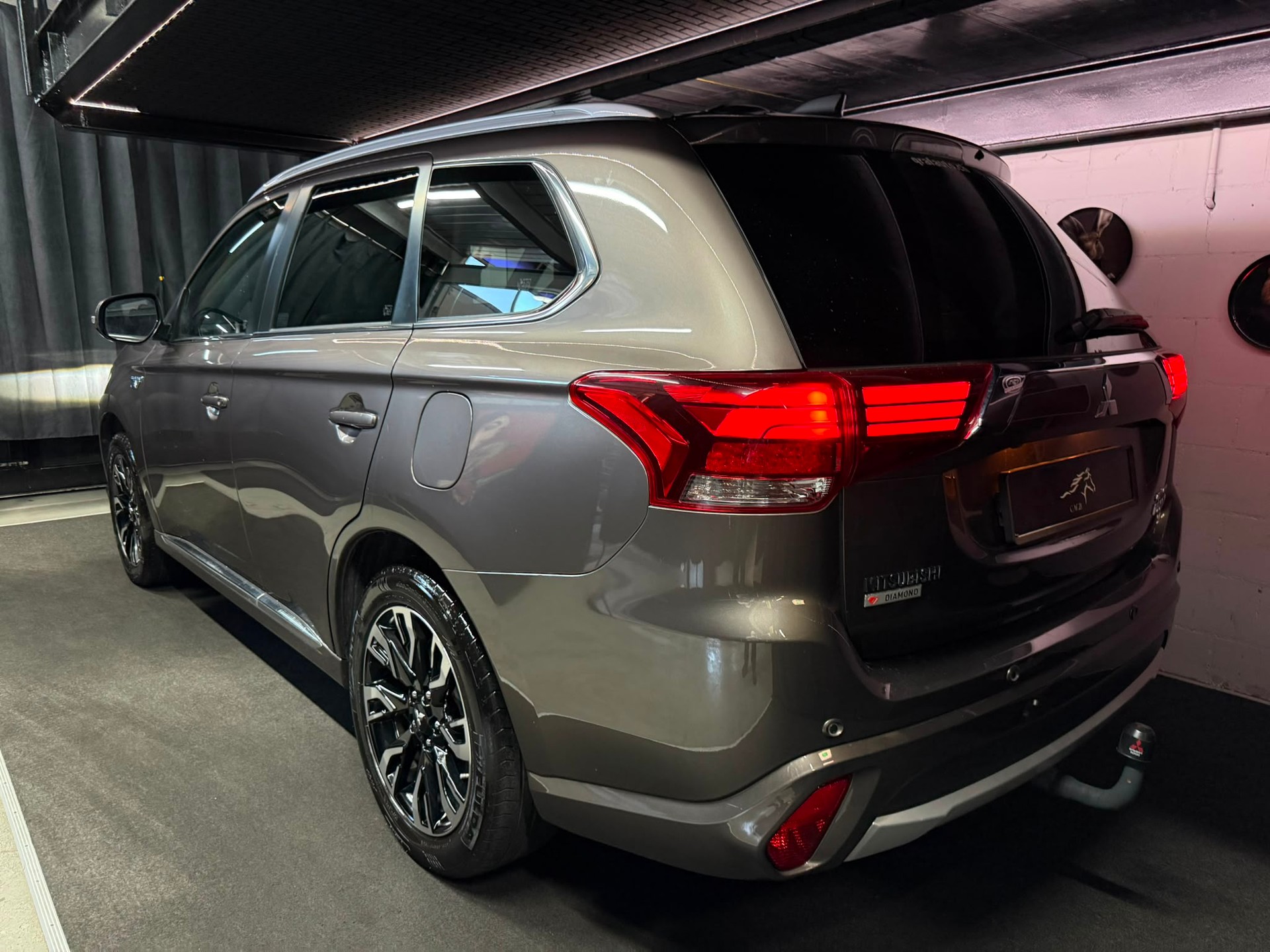 MITSUBISHI Outlander 2.0 PHEV Diamond 4WD Automatic-image-22