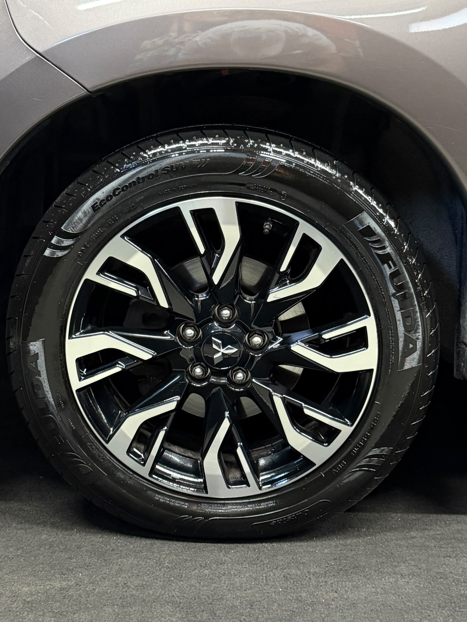 MITSUBISHI Outlander 2.0 PHEV Diamond 4WD Automatic-image-6