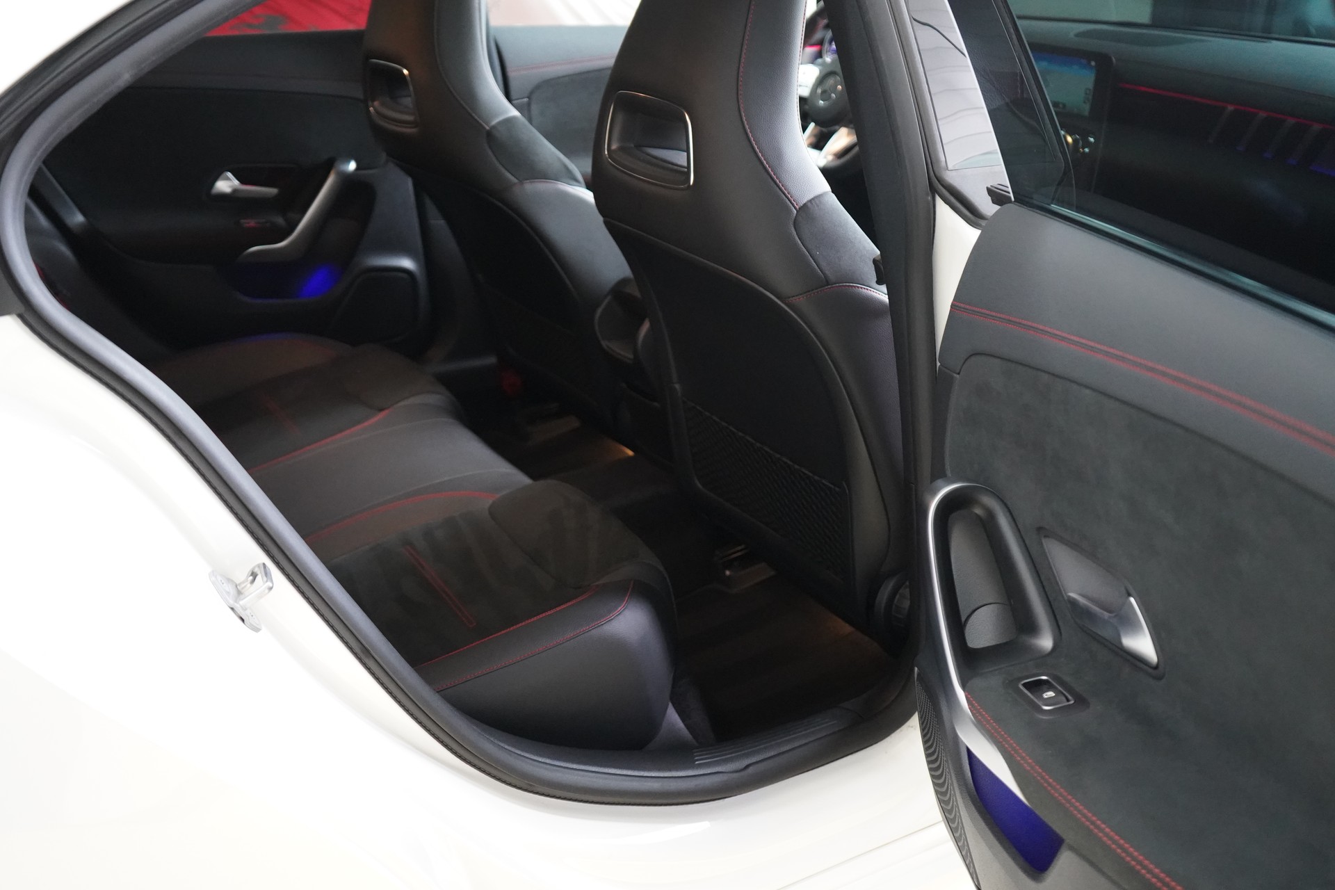 MERCEDES-BENZ CLA 35 AMG 4Matic 7G-DCT-image-29