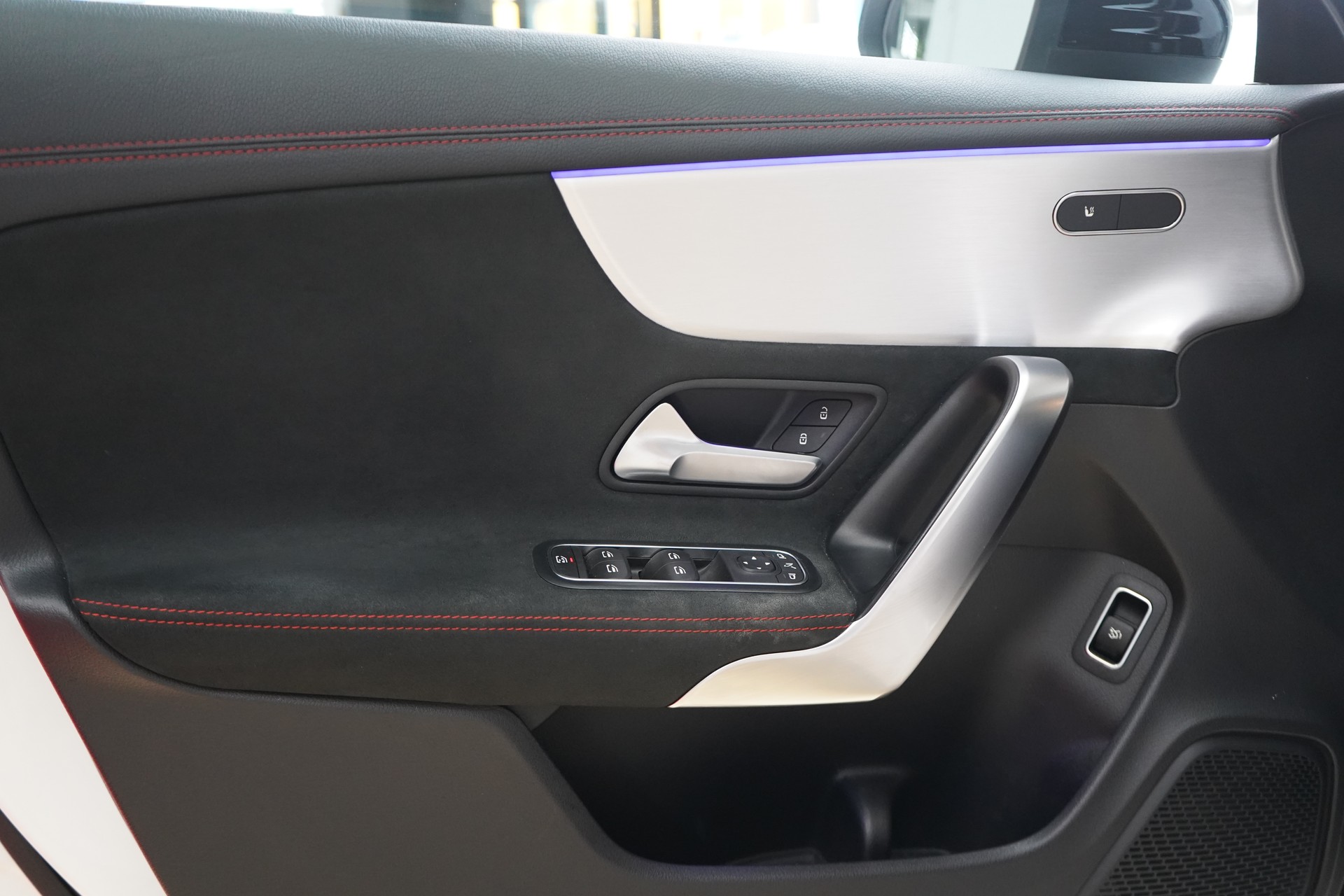MERCEDES-BENZ CLA 35 AMG 4Matic 7G-DCT-image-22
