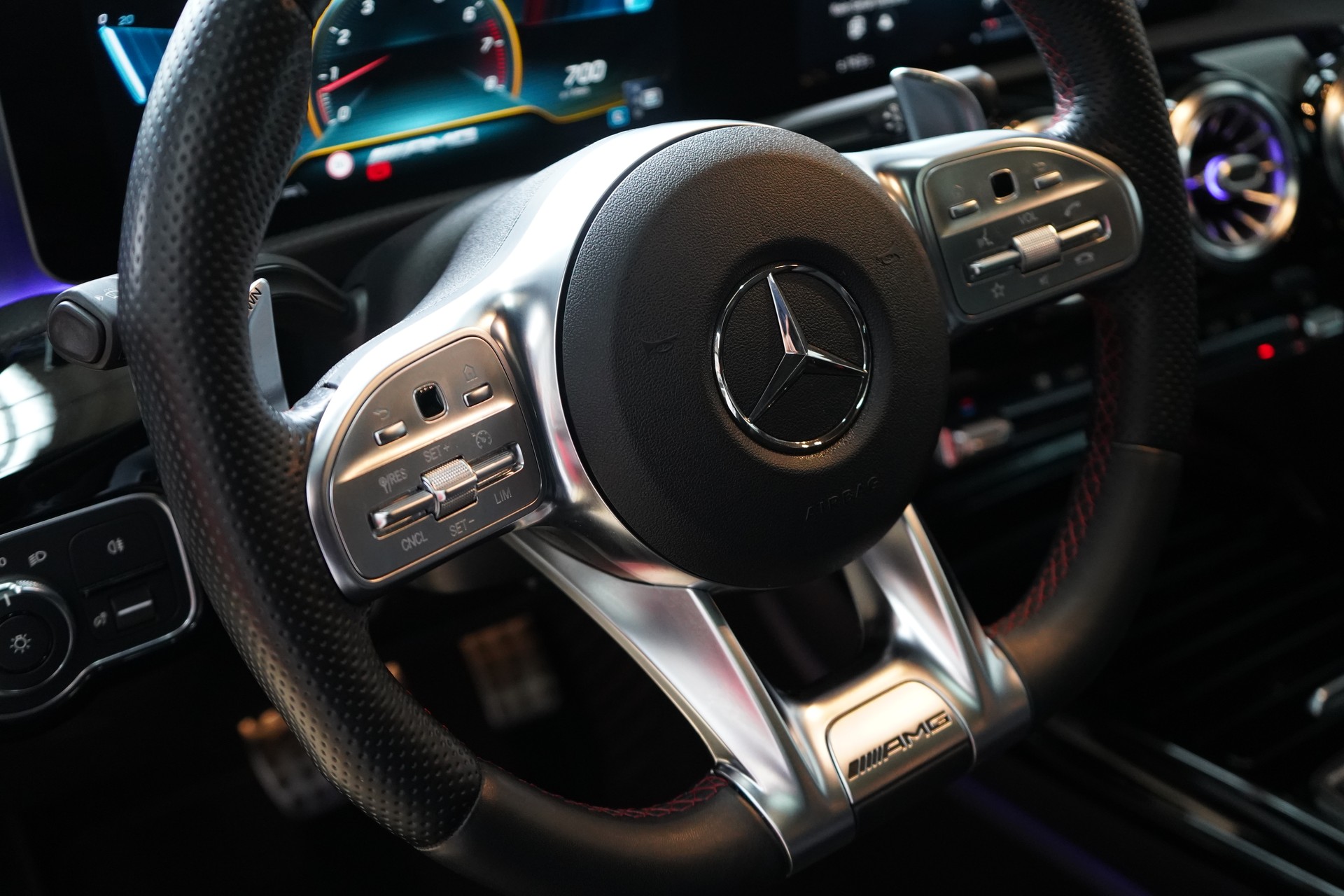 MERCEDES-BENZ CLA 35 AMG 4Matic 7G-DCT-image-16