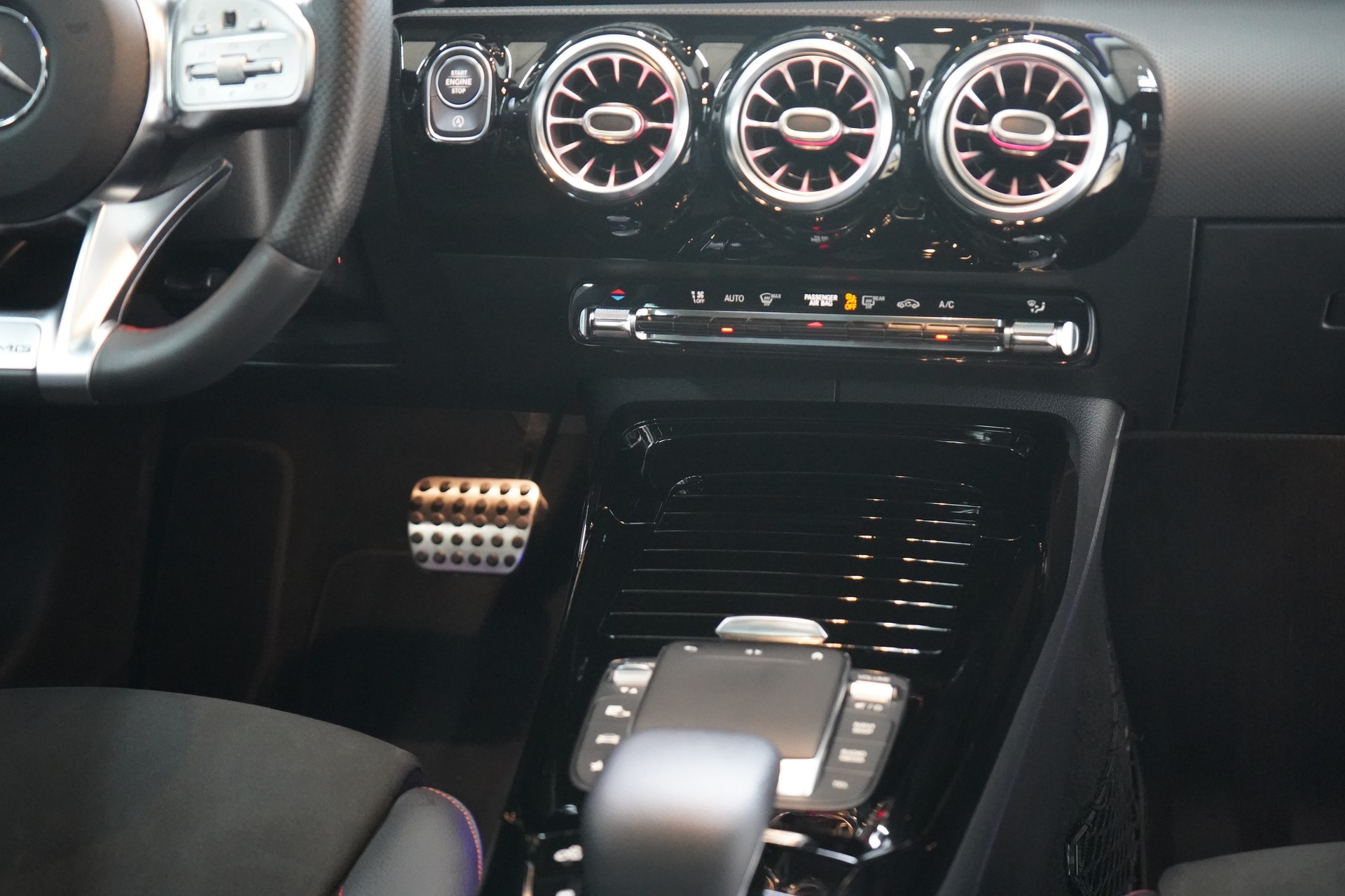 MERCEDES-BENZ CLA 35 AMG 4Matic 7G-DCT-image-28