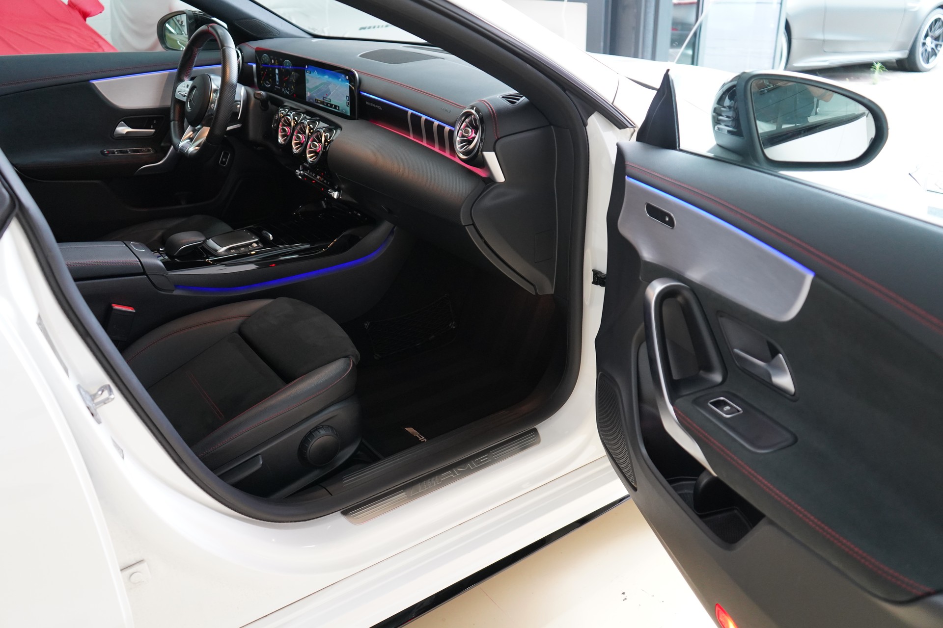MERCEDES-BENZ CLA 35 AMG 4Matic 7G-DCT-image-24