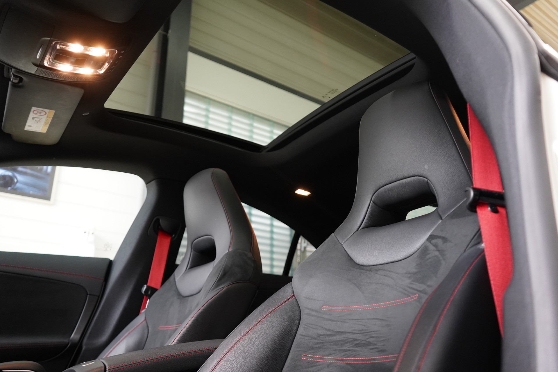 MERCEDES-BENZ CLA 35 AMG 4Matic 7G-DCT-image-23