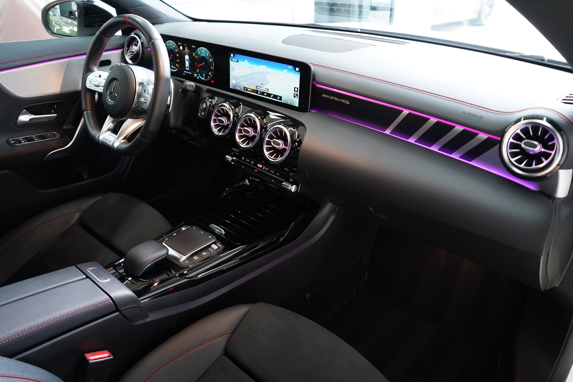 MERCEDES-BENZ CLA 35 AMG 4Matic 7G-DCT-image-25