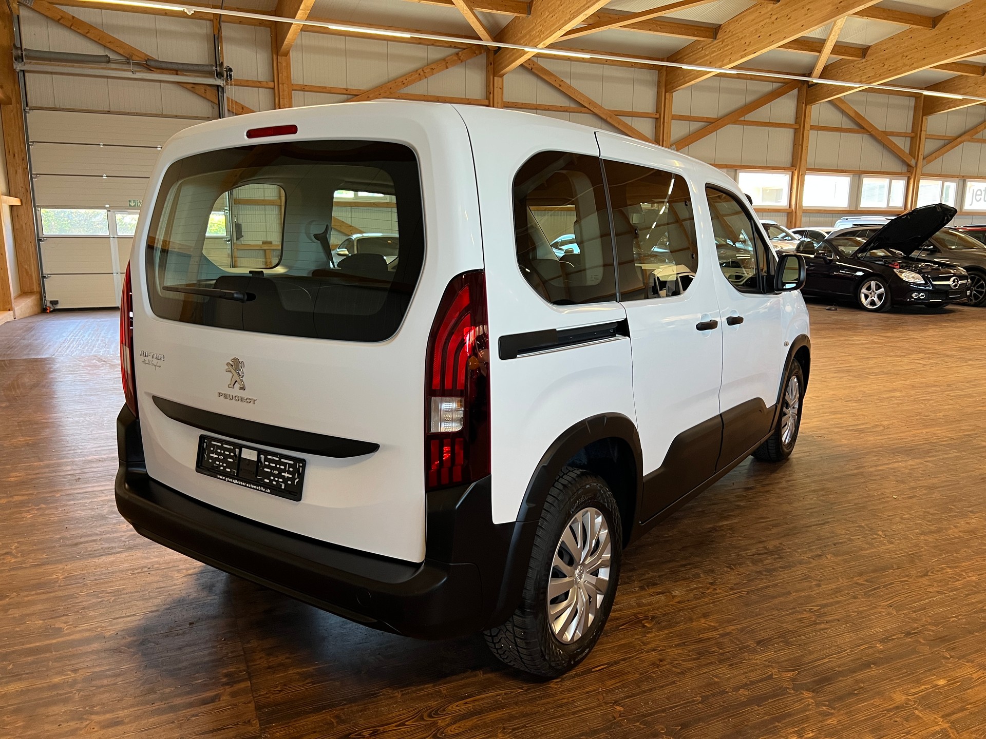 PEUGEOT Rifter 1.2 PureTech Active-image-4