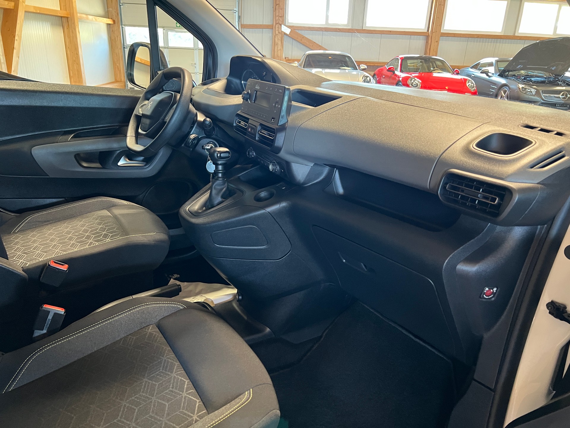 PEUGEOT Rifter 1.2 PureTech Active-image-11