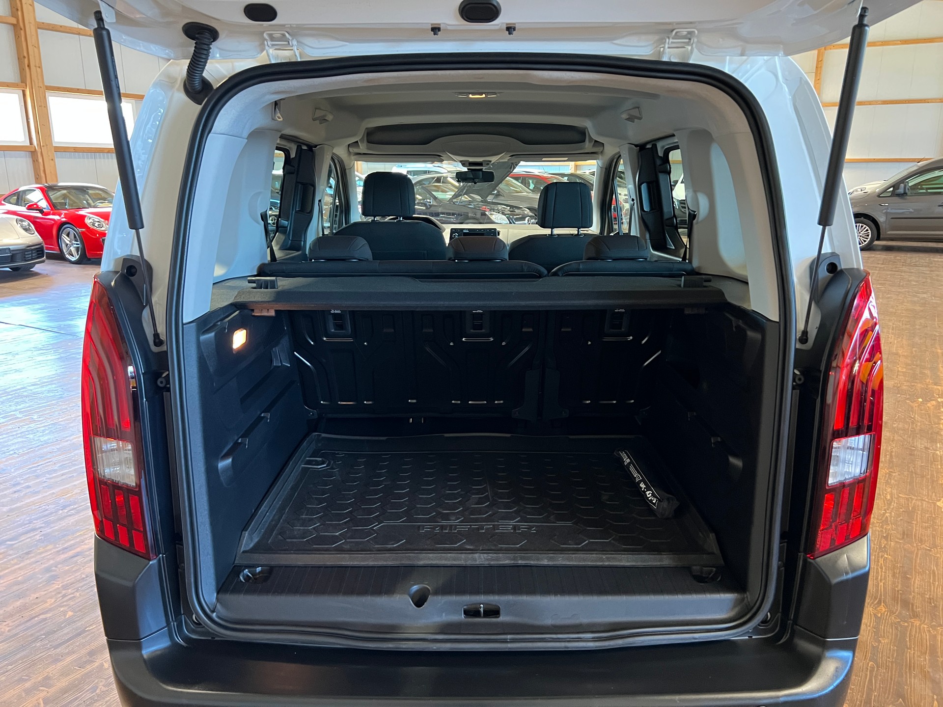 PEUGEOT Rifter 1.2 PureTech Active-image-14