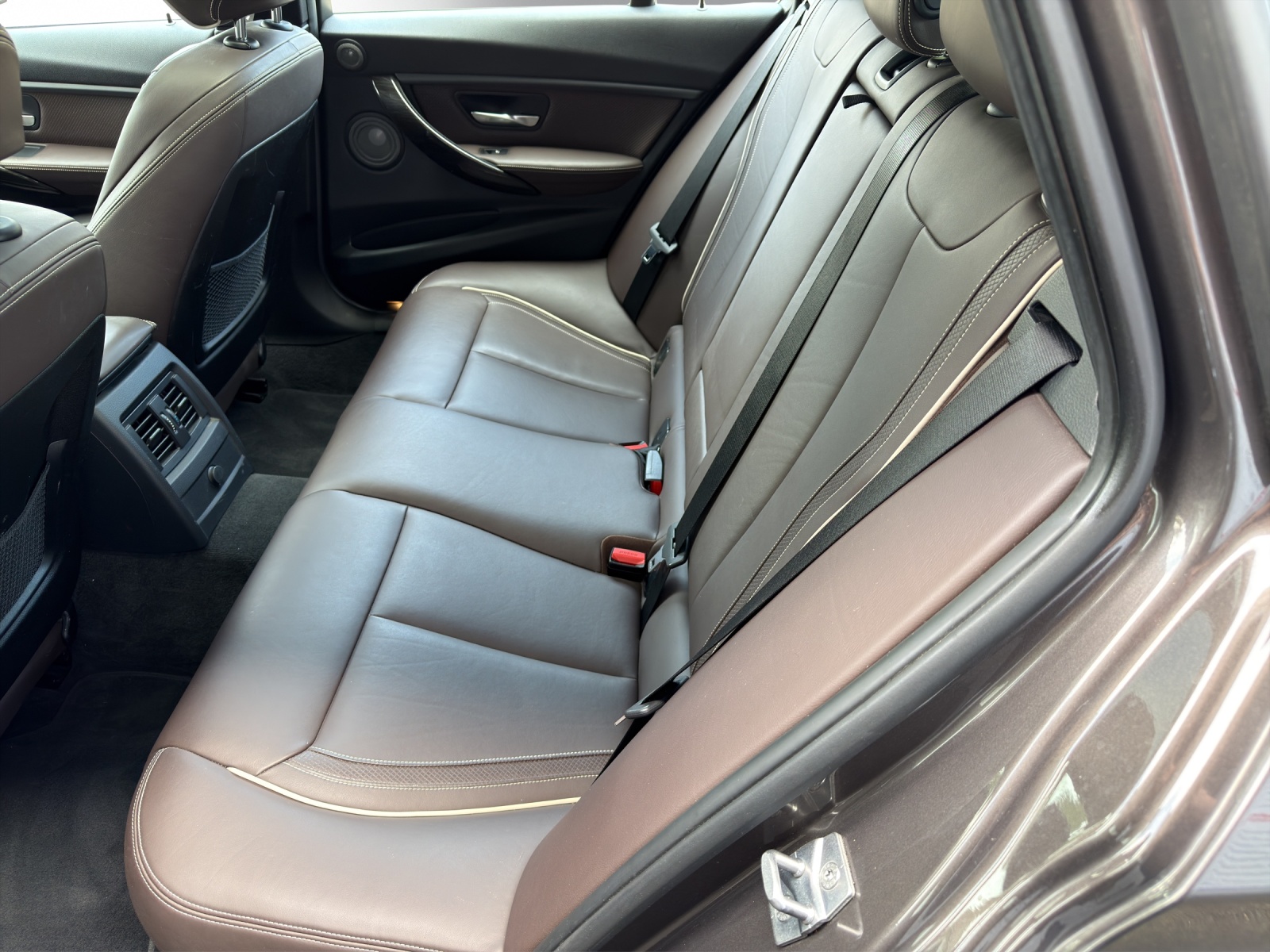 BMW 335i xDrive SAG Touring-image-15