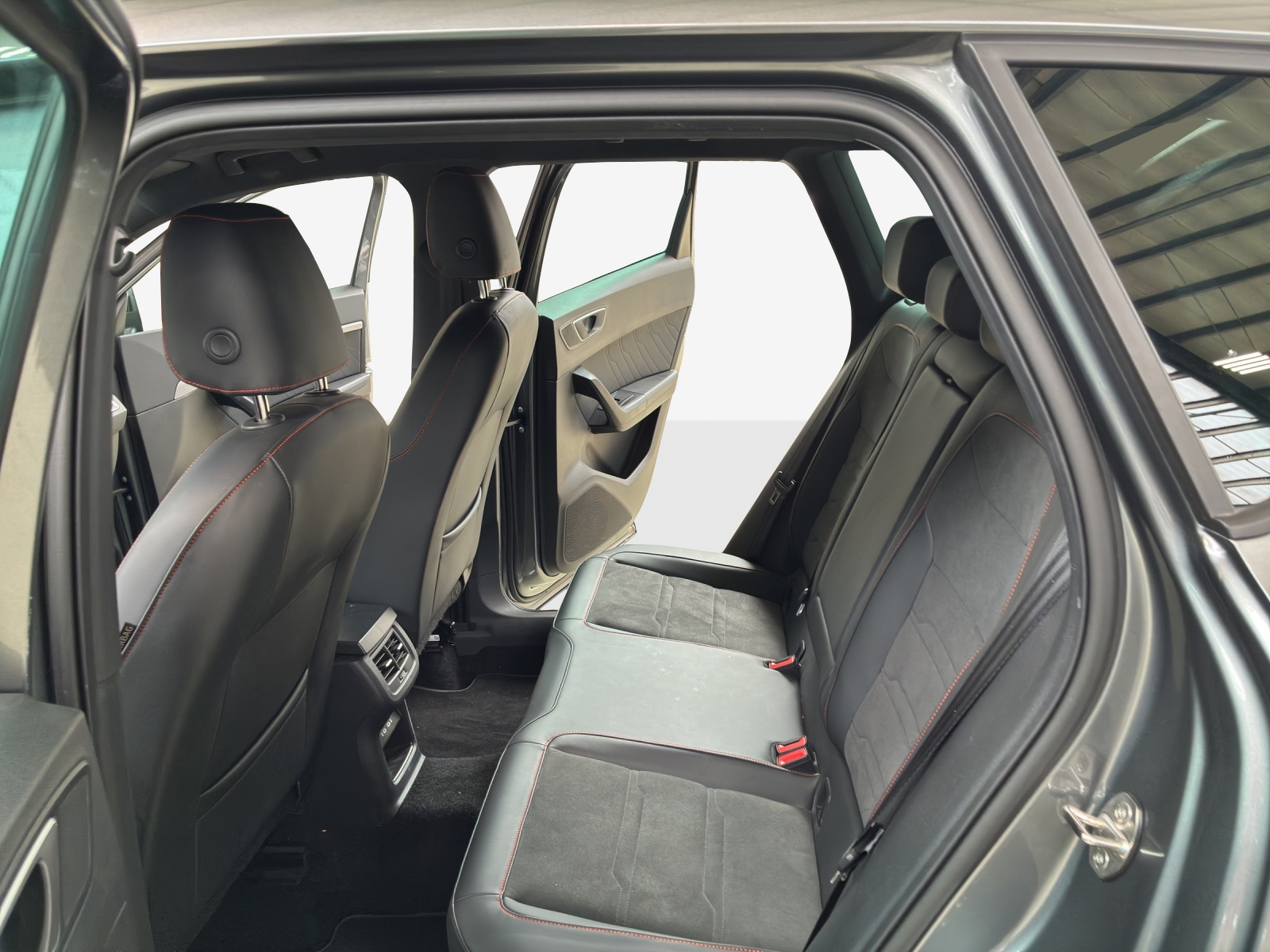 SEAT Ateca 2.0 TSI Hola FR 4Drive DSG-image-11