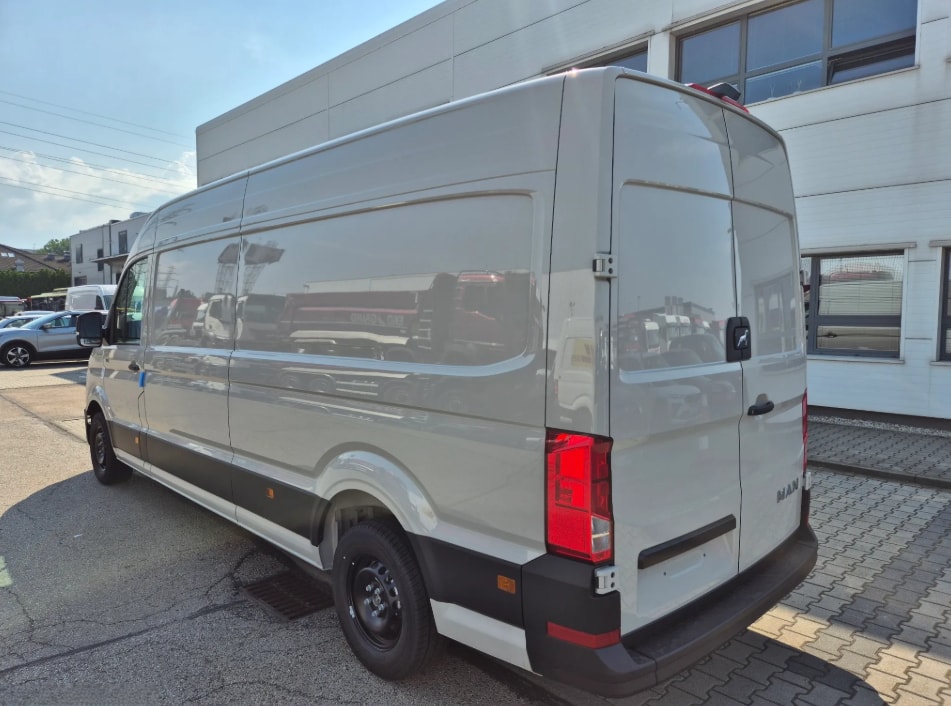 MAN TGE 3.180 4x4 Lang Automat-showroom-element-2
