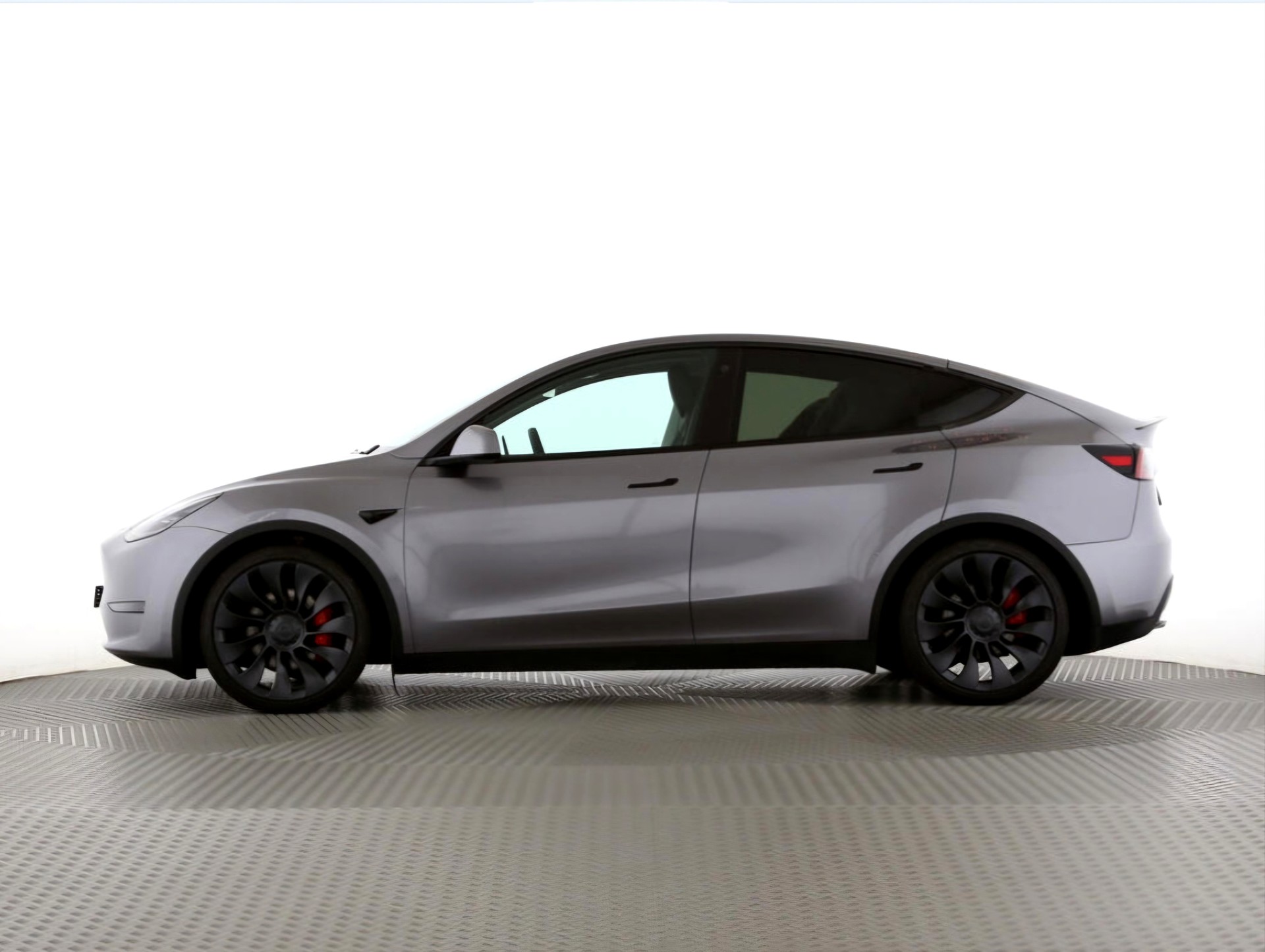 TESLA Model Y Performance-image-1