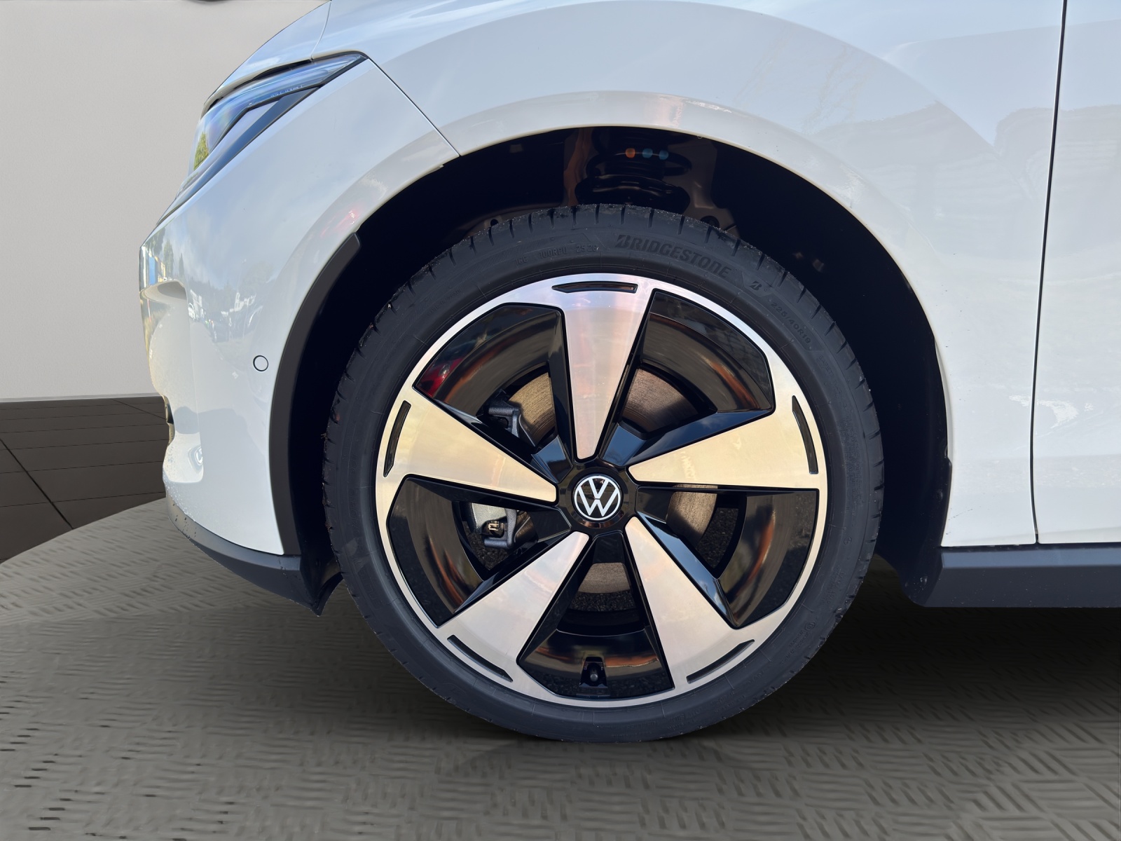 VW ID.Polo 52 kWh Style Edition One-image-6