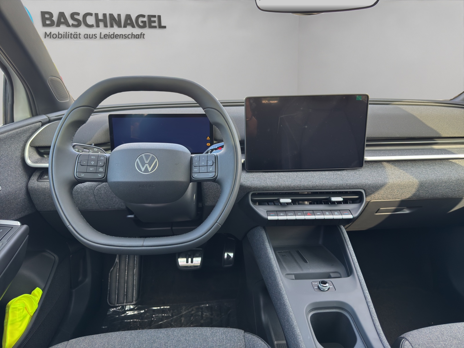 VW ID.Polo 52 kWh Style Edition One-image-4