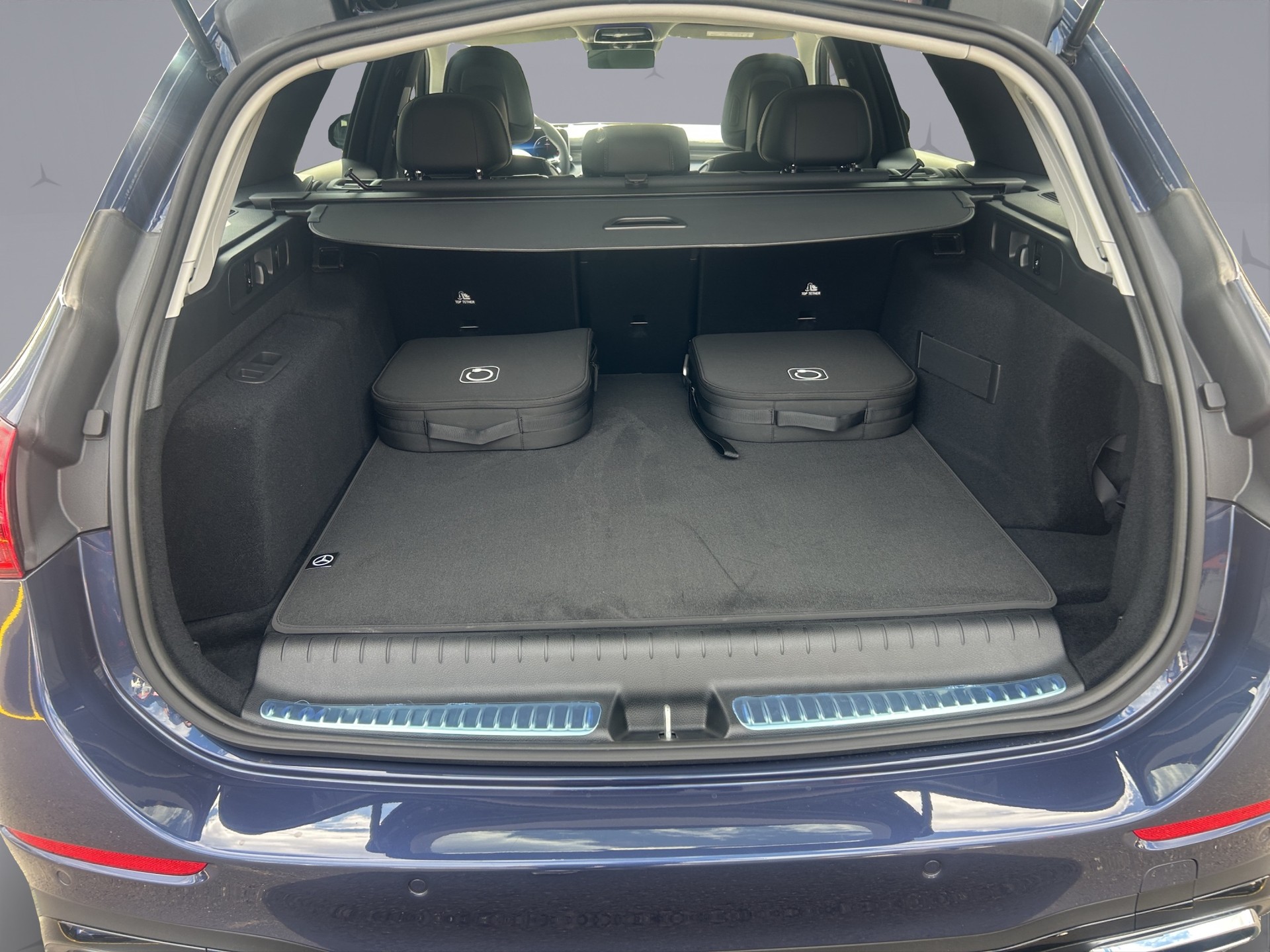 MERCEDES-BENZ C 300 de AMG Line 4matic Kombi-image-17