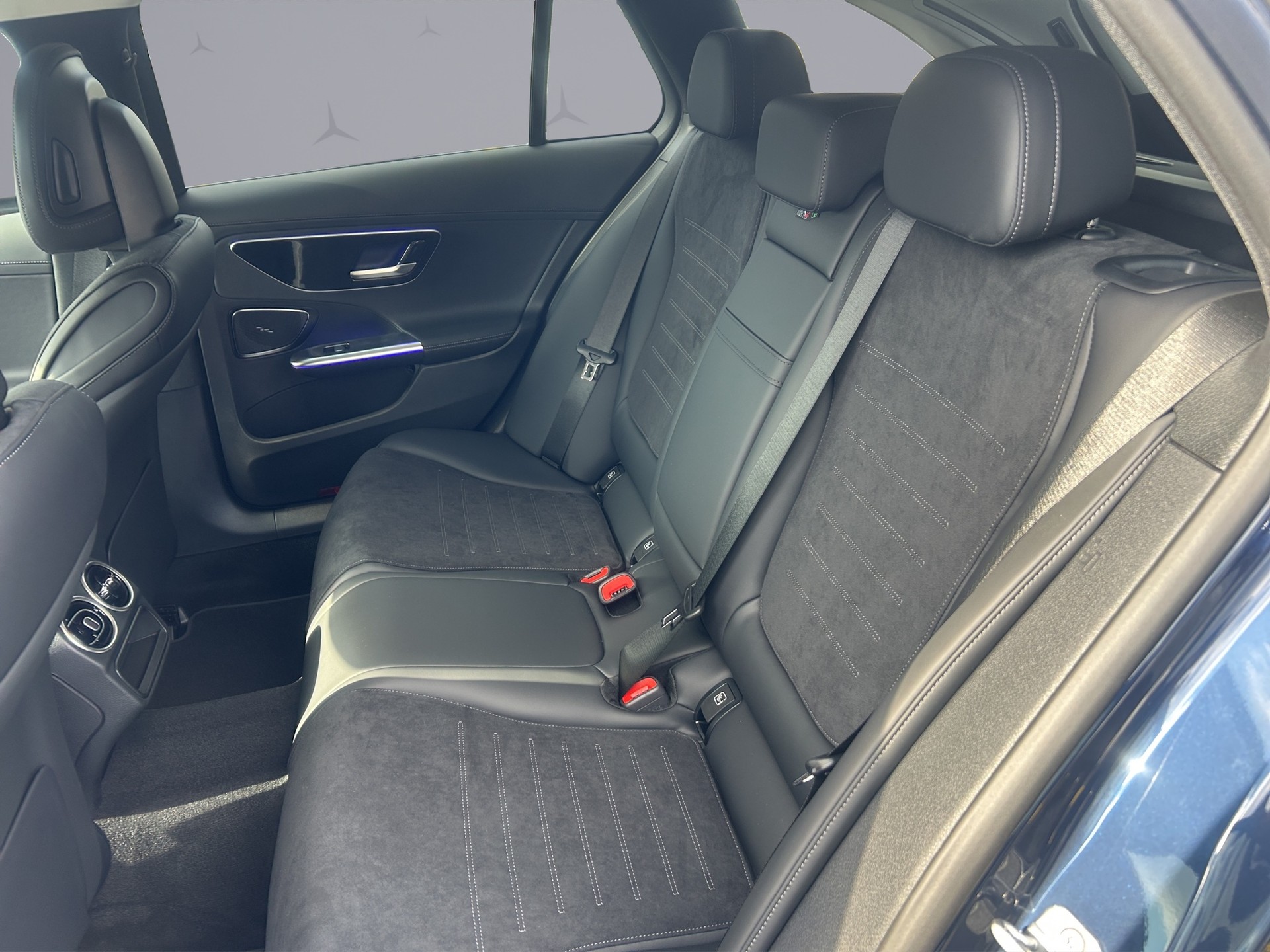 MERCEDES-BENZ C 300 de AMG Line 4matic Kombi-image-9