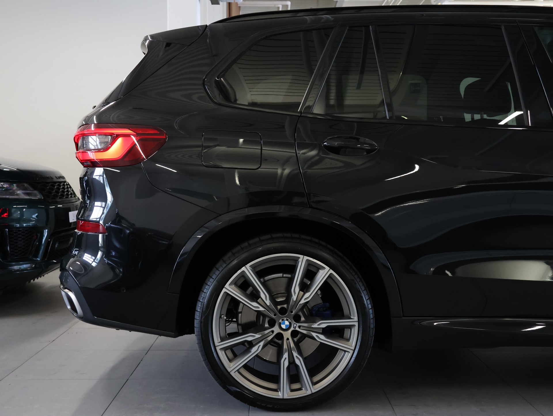 BMW X5 xDrive M50i Steptronic *BLACK-SAPPHIRE LACKIERUNG*-image-10
