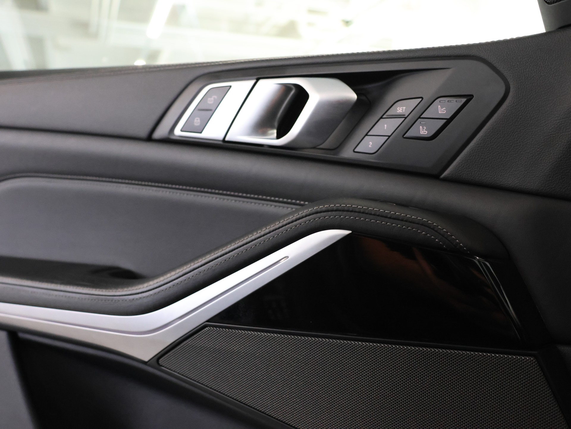 BMW X5 xDrive M50i Steptronic *BLACK-SAPPHIRE LACKIERUNG*-image-35