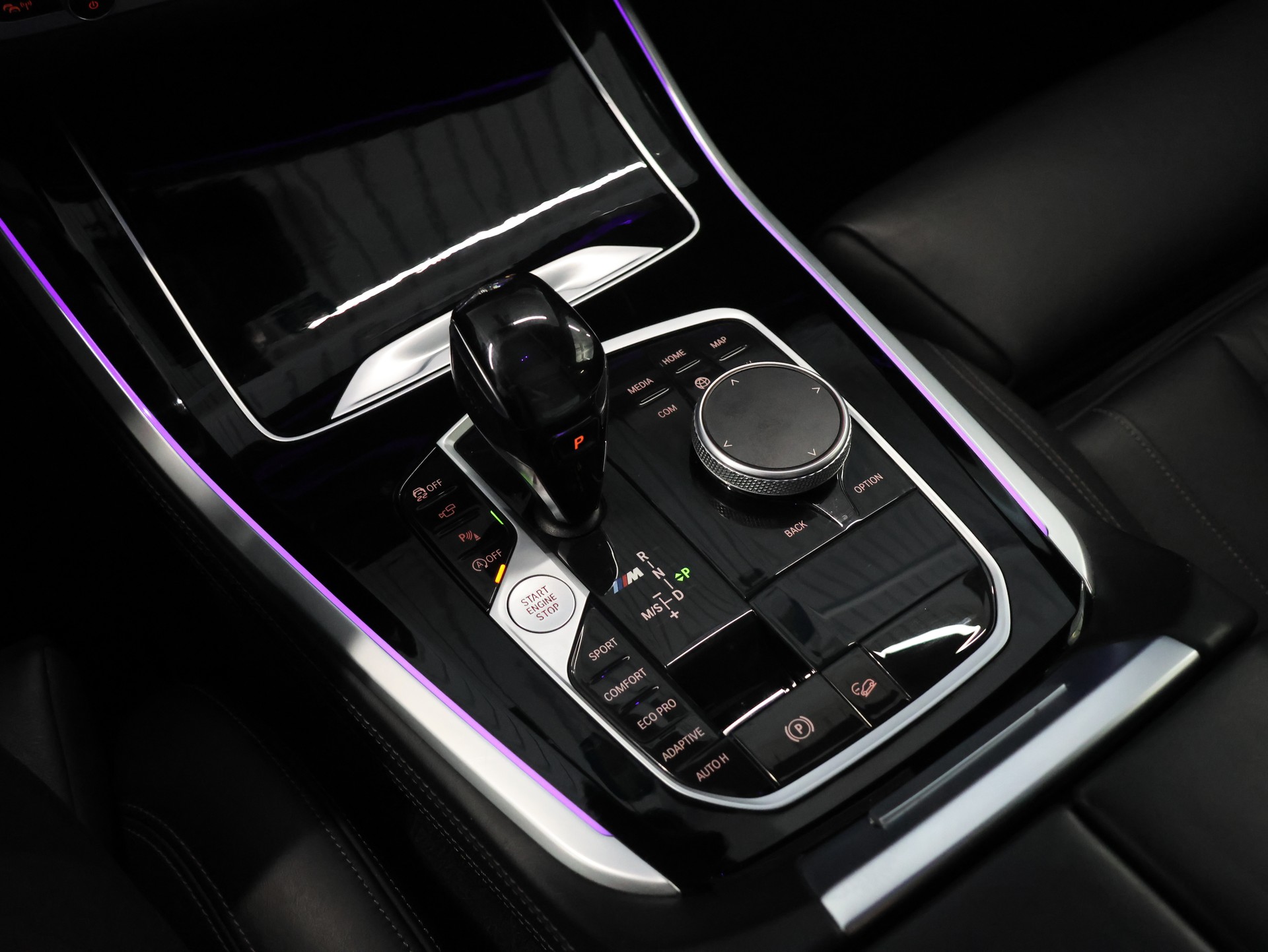 BMW X5 xDrive M50i Steptronic *BLACK-SAPPHIRE LACKIERUNG*-image-31