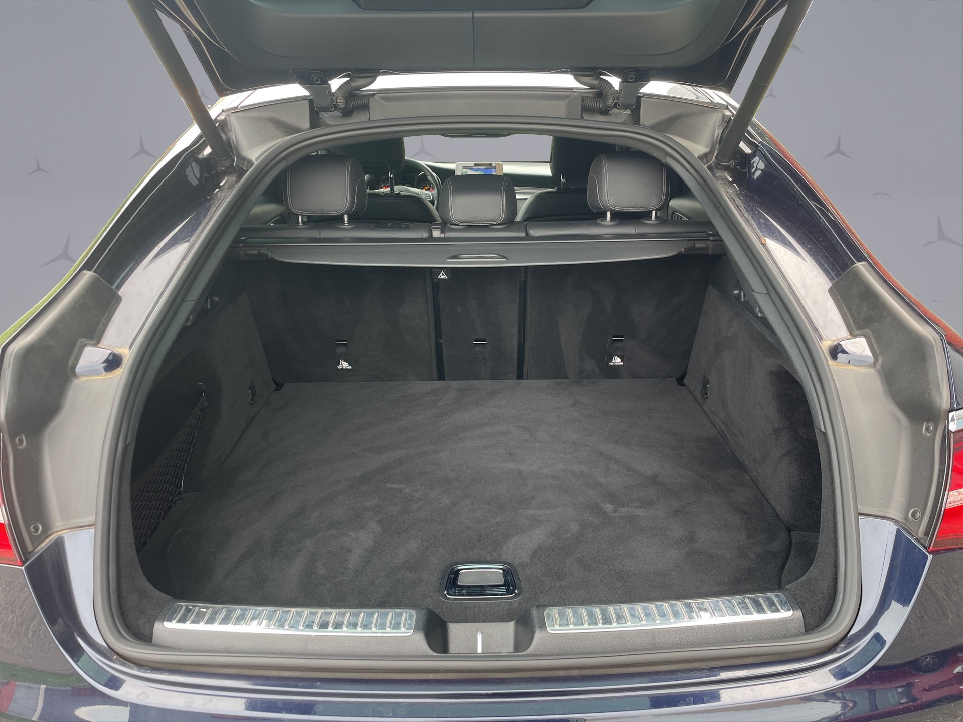 MERCEDES-BENZ GLC 250 AMG Line 4m Coupé-image-16