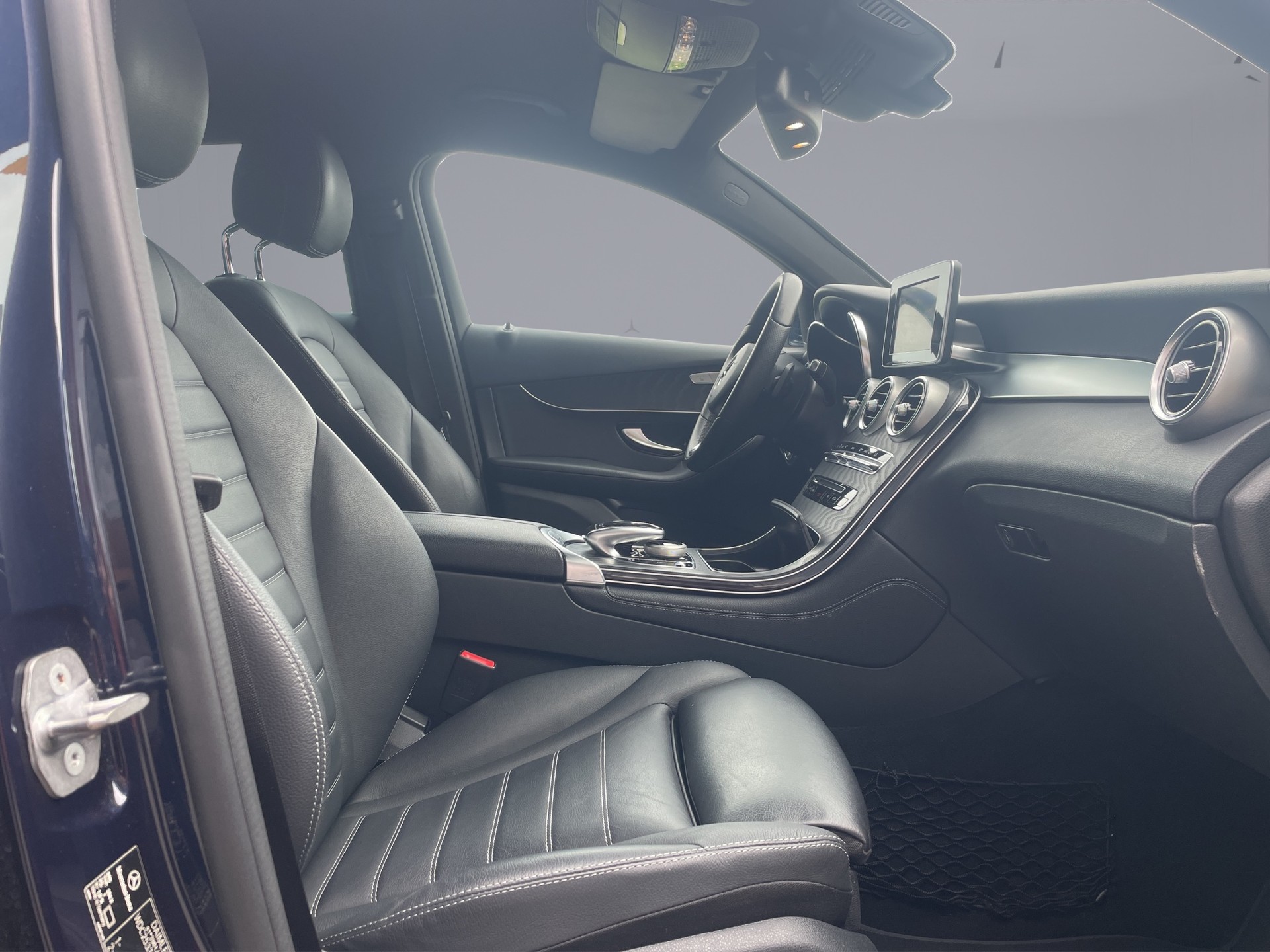 MERCEDES-BENZ GLC 250 AMG Line 4m Coupé-image-14