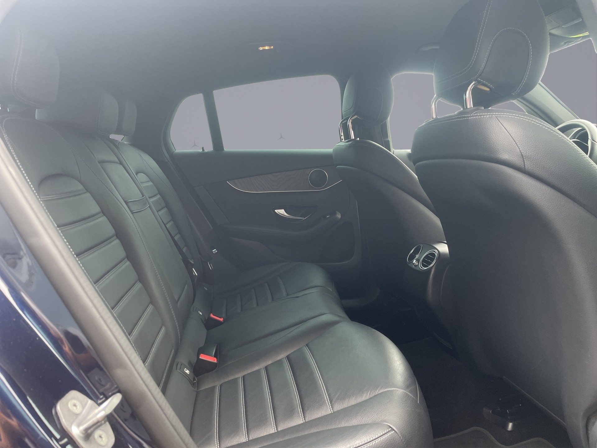 MERCEDES-BENZ GLC 250 AMG Line 4m Coupé-image-15