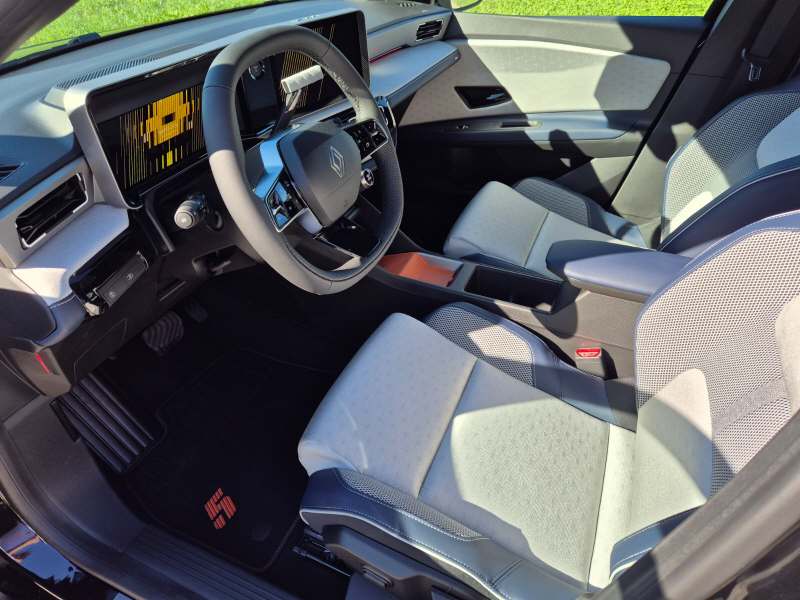RENAULT R5 E-Tech Comfort Range Roland Garros-image-4