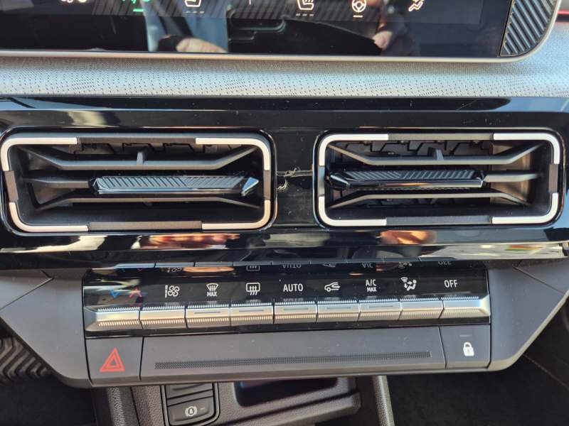 RENAULT R5 E-Tech Comfort Range Roland Garros-image-10