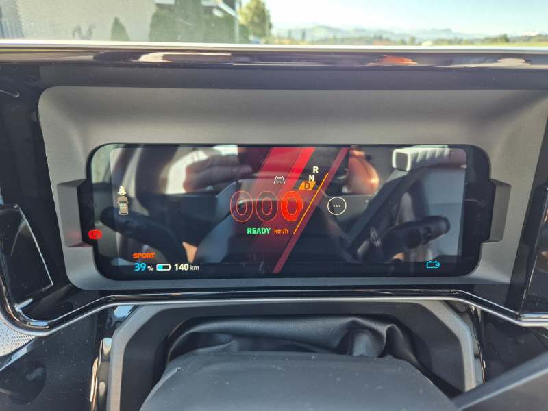 RENAULT R5 E-Tech Comfort Range Roland Garros-image-5