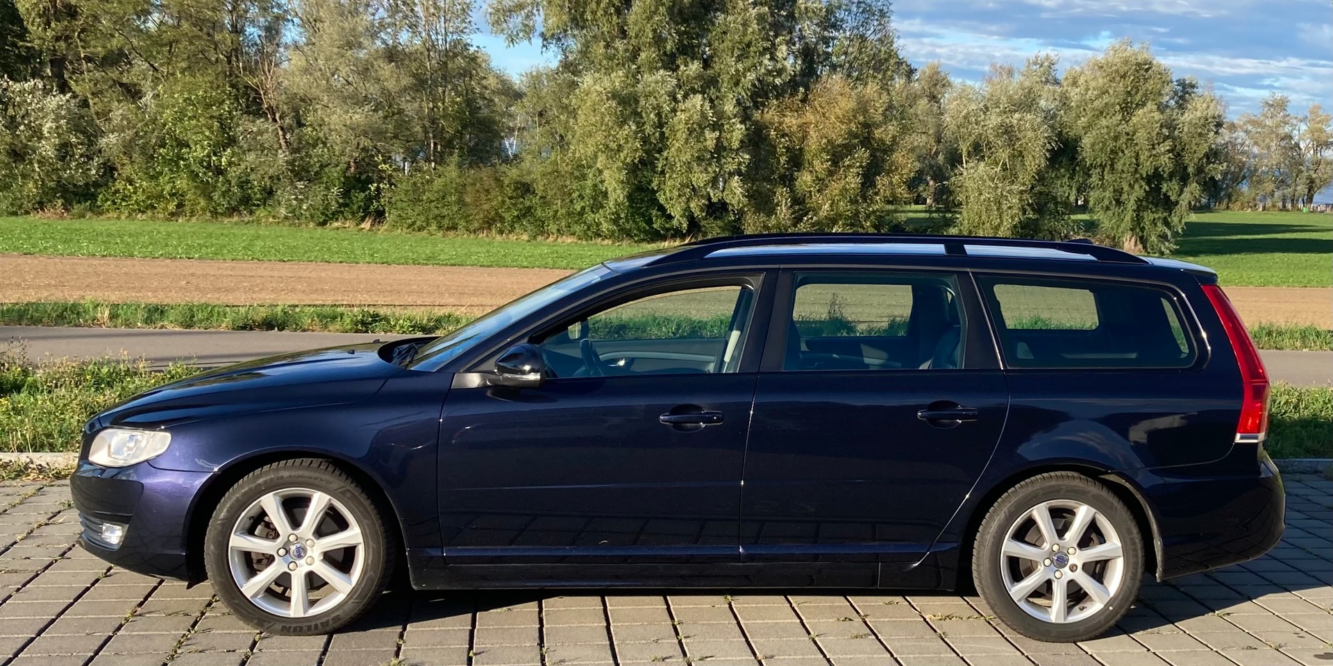 VOLVO 2.0 D2 Automatik - Leder - MFK neu-image-2