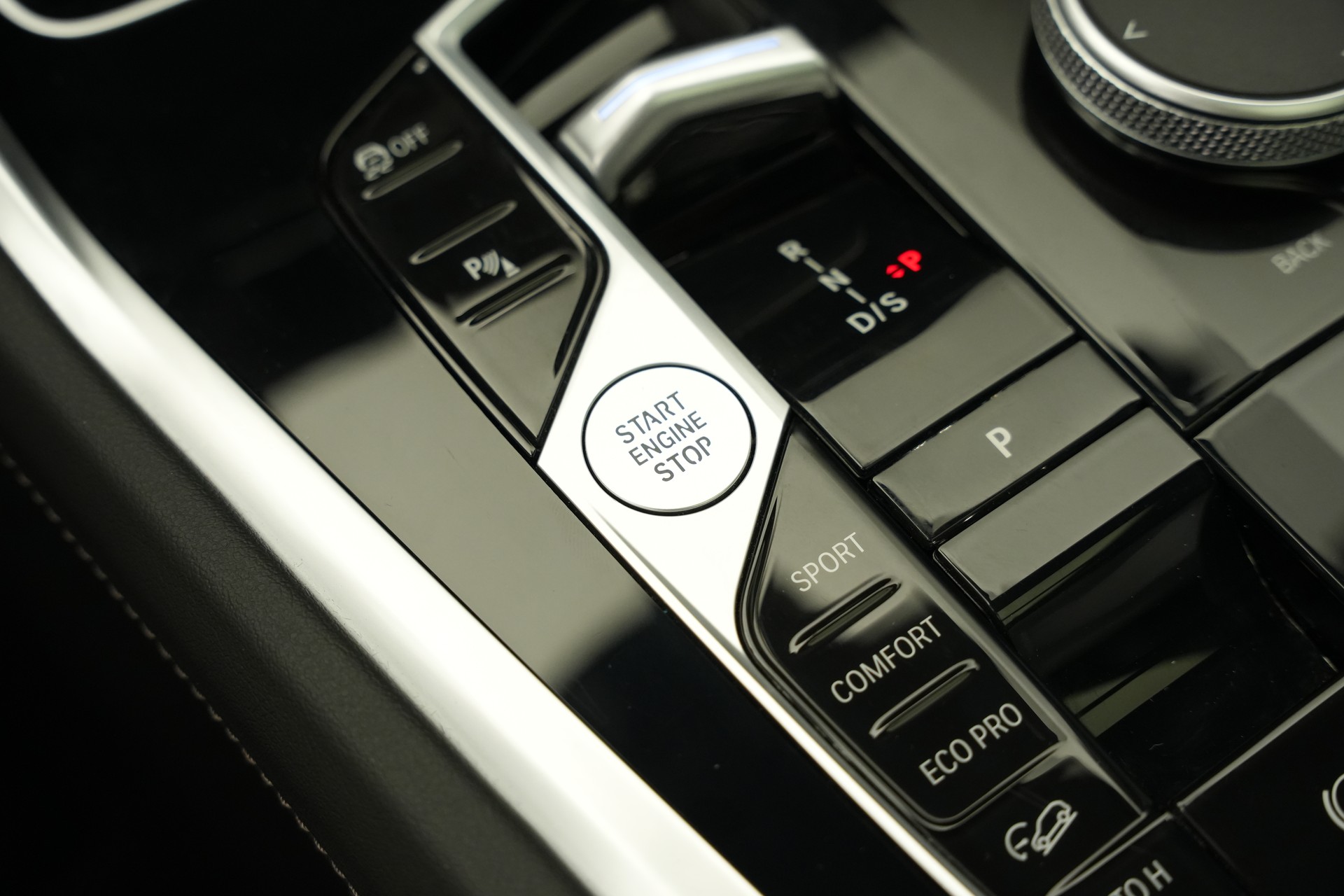 BMW X6 xDrive 48V 40d M Sport Steptronic *Integral Lenkung* *AHK* *Iconic Glow*-image-40