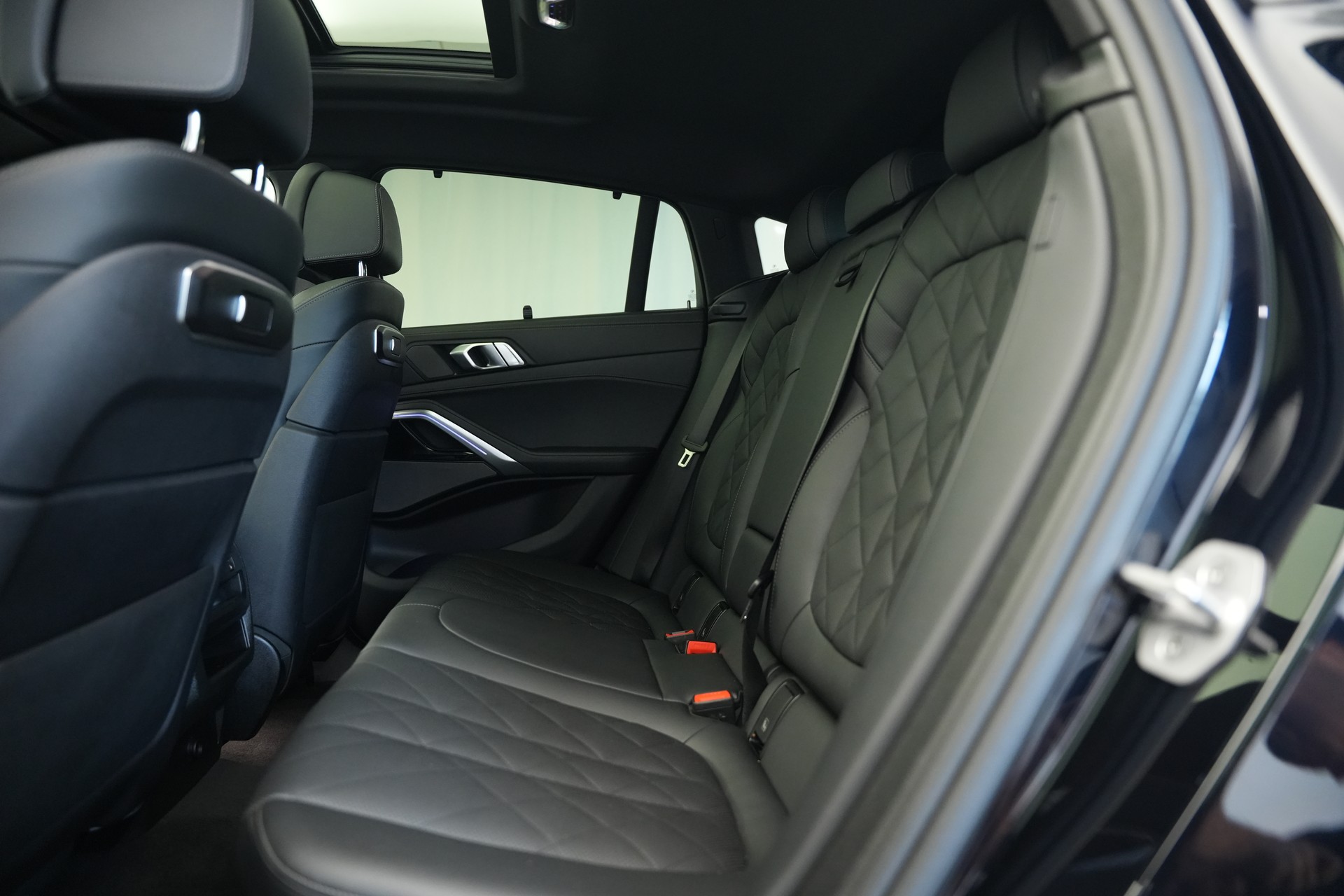 BMW X6 xDrive 48V 40d M Sport Steptronic *Integral Lenkung* *AHK* *Iconic Glow*-image-16