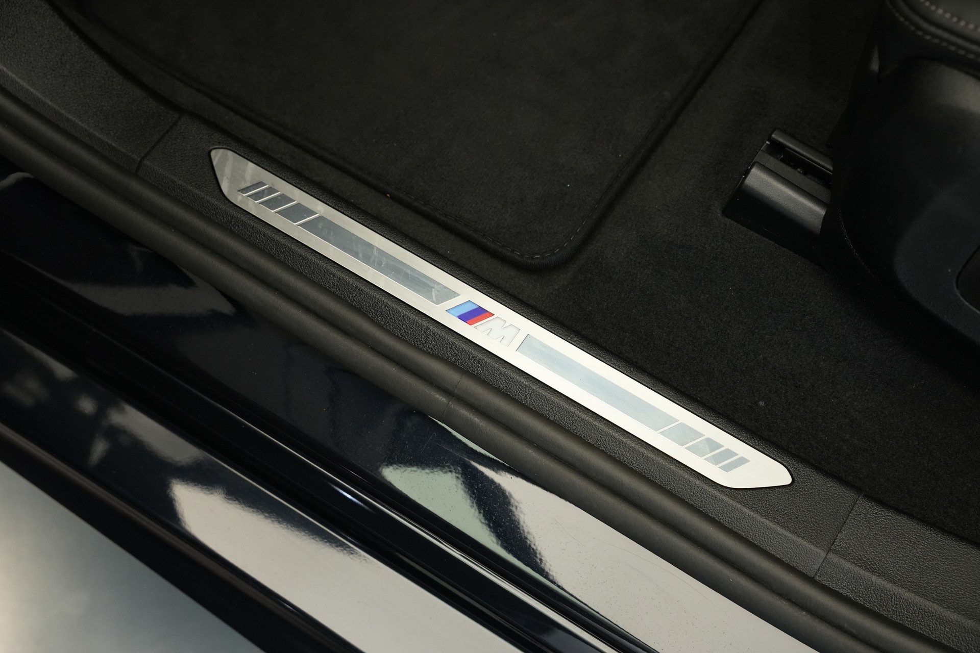 BMW X6 xDrive 48V 40d M Sport Steptronic *Integral Lenkung* *AHK* *Iconic Glow*-image-32