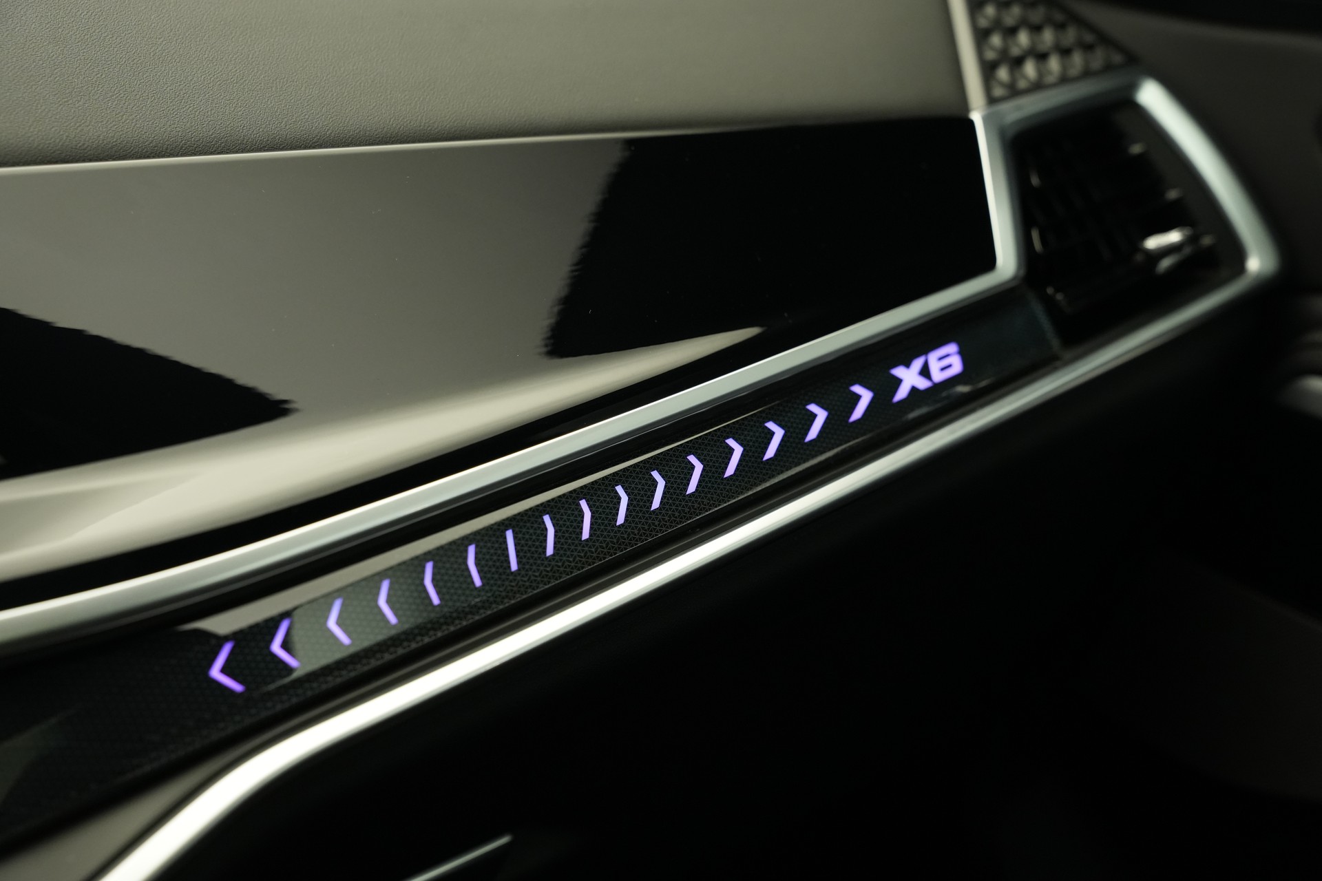BMW X6 xDrive 48V 40d M Sport Steptronic *Integral Lenkung* *AHK* *Iconic Glow*-image-41